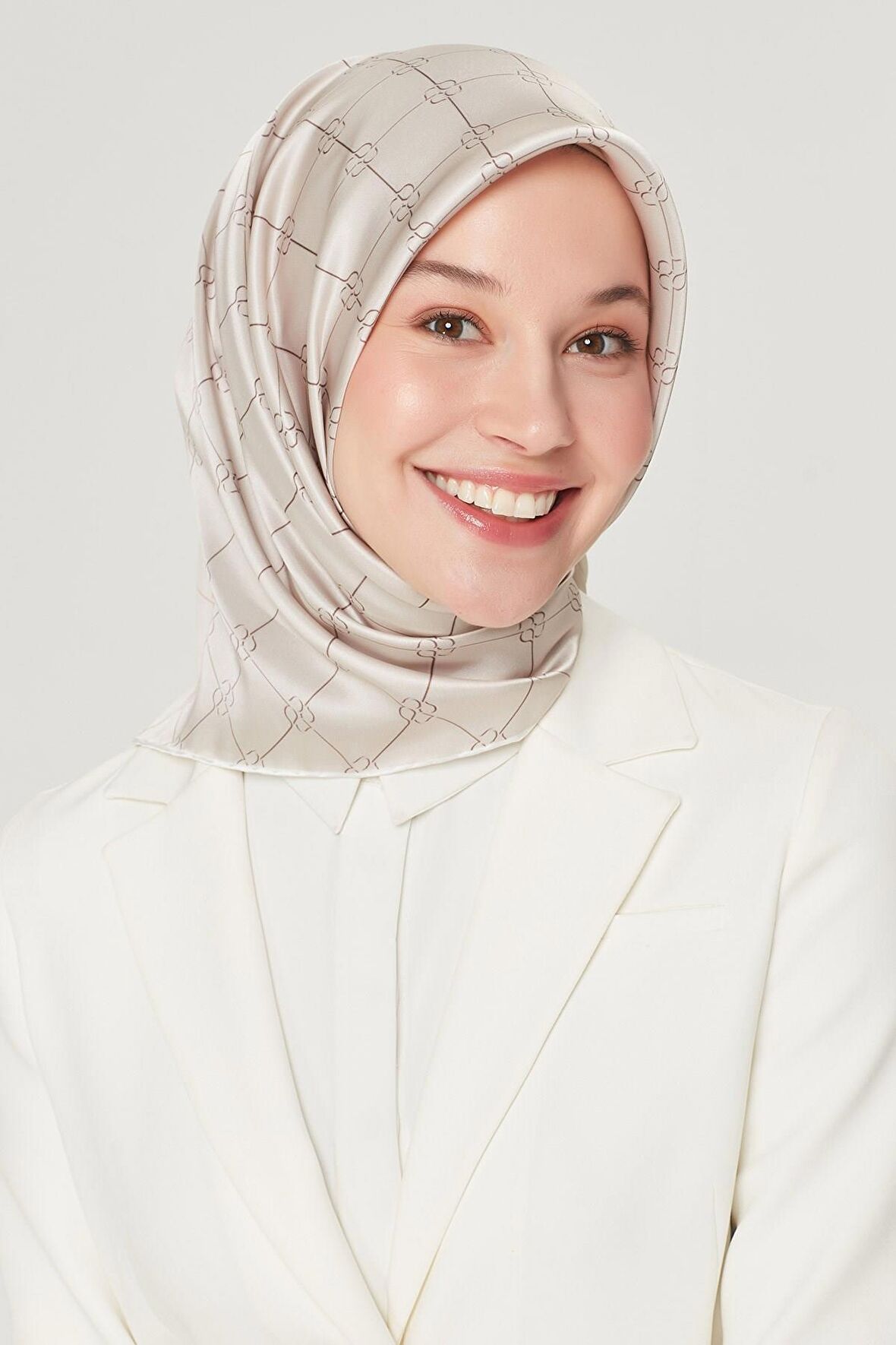 Armine Nostalji Serisi Sura İpek Eşarp 8555DS-02