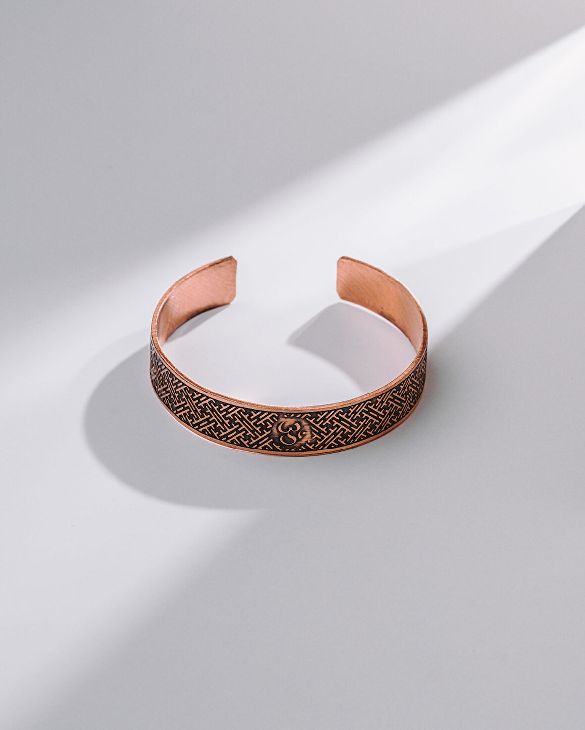 Koruyucu Yüz Motifli Bakır Bilezik