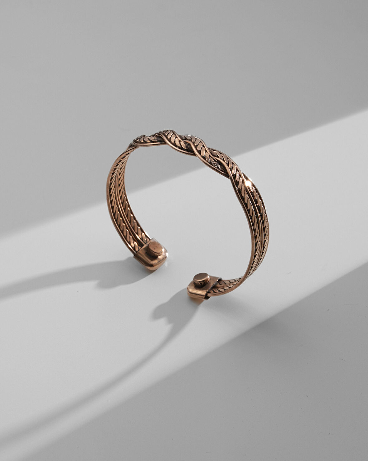 Burgu Yaprak Desenli Manyetik Bakır Bilezik