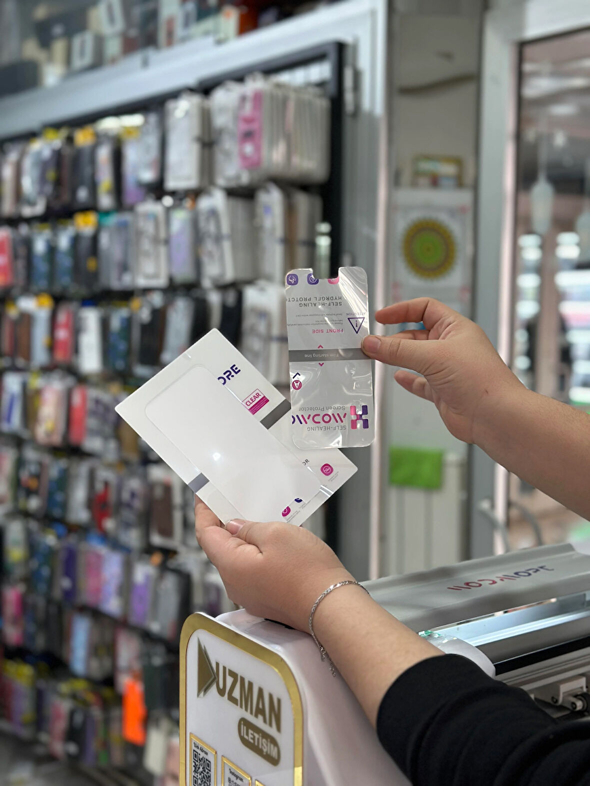 İ-STONE İPHONE 15 UYUMLU NANO ANTI-SHOCK DARBE EMİCİ KIRILMAZ EKRAN KORUYUCU JELATİN