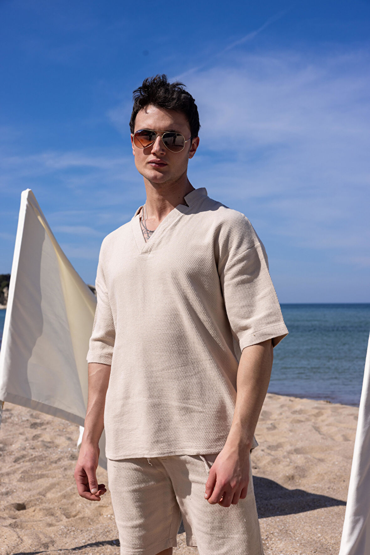 Bej Renk V Yaka Gömlek Şort  Erkek Yıkamalı Keten Takım