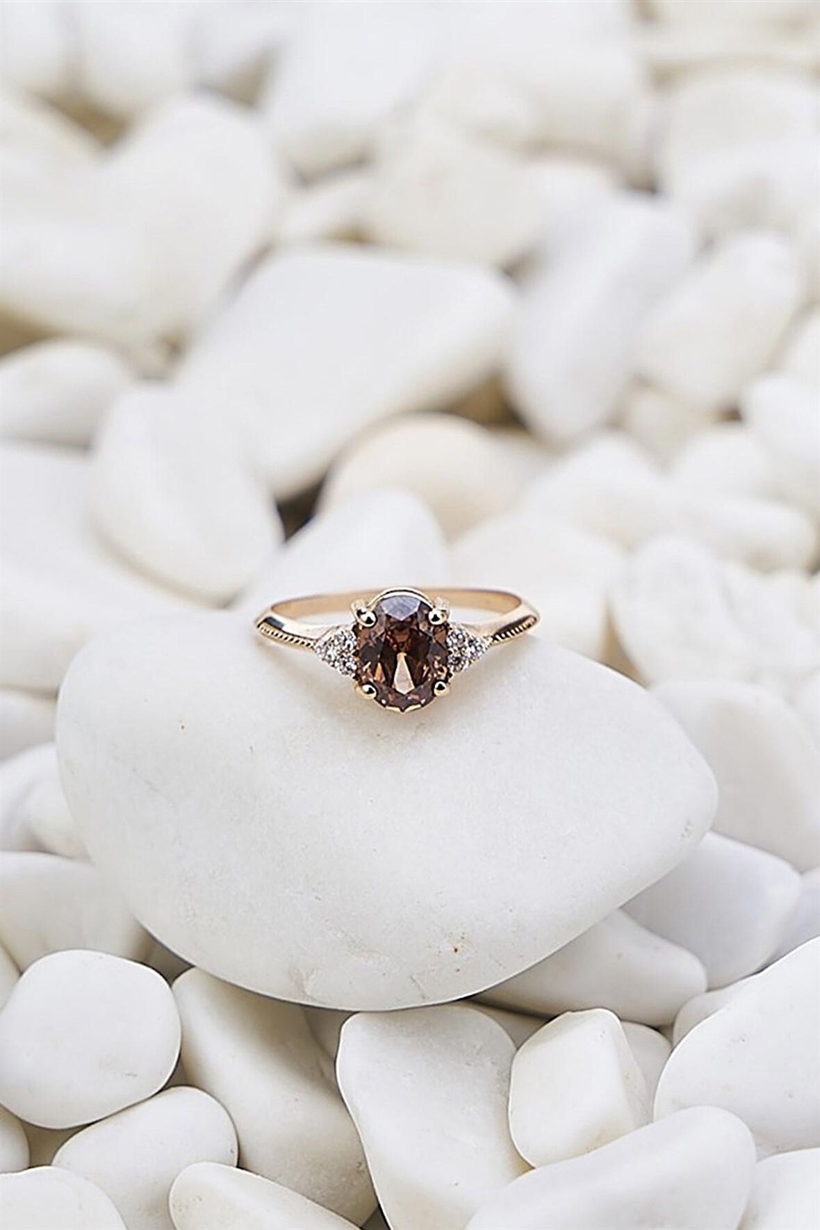 SMOKY QUARTS TAŞLİ YAN TASLARİ SWAROVSKİ YÜZÜK - AK535