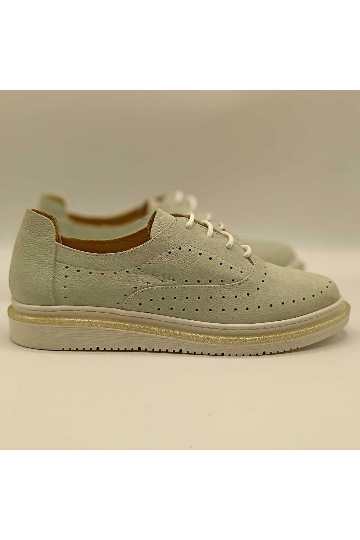 Jenny Pudra Sneaker