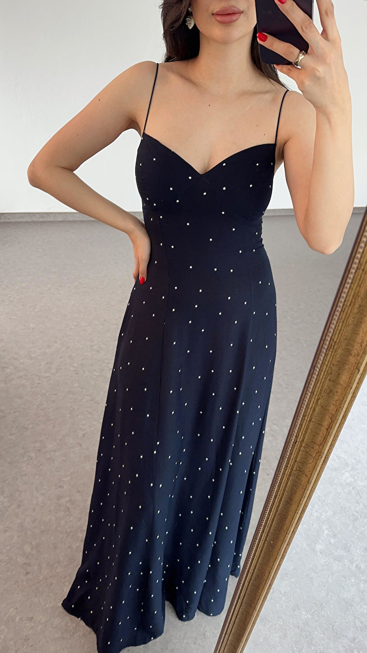 Puantiyeli Kalp Yaka Askılı Lacivert Elbise