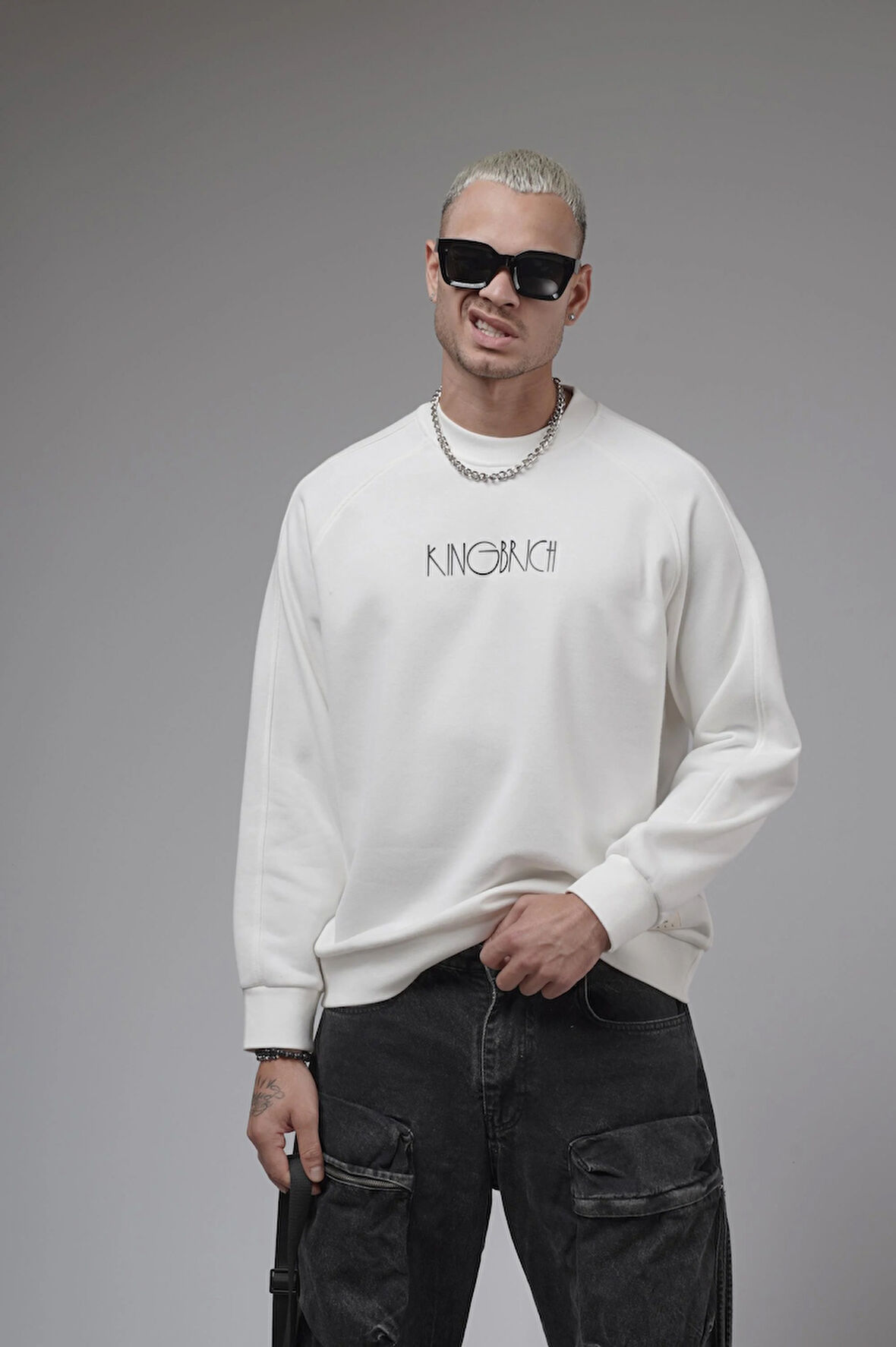 Ribanalı Yaka Reglan Kol Baskılı Oversize Kalıp Sweat