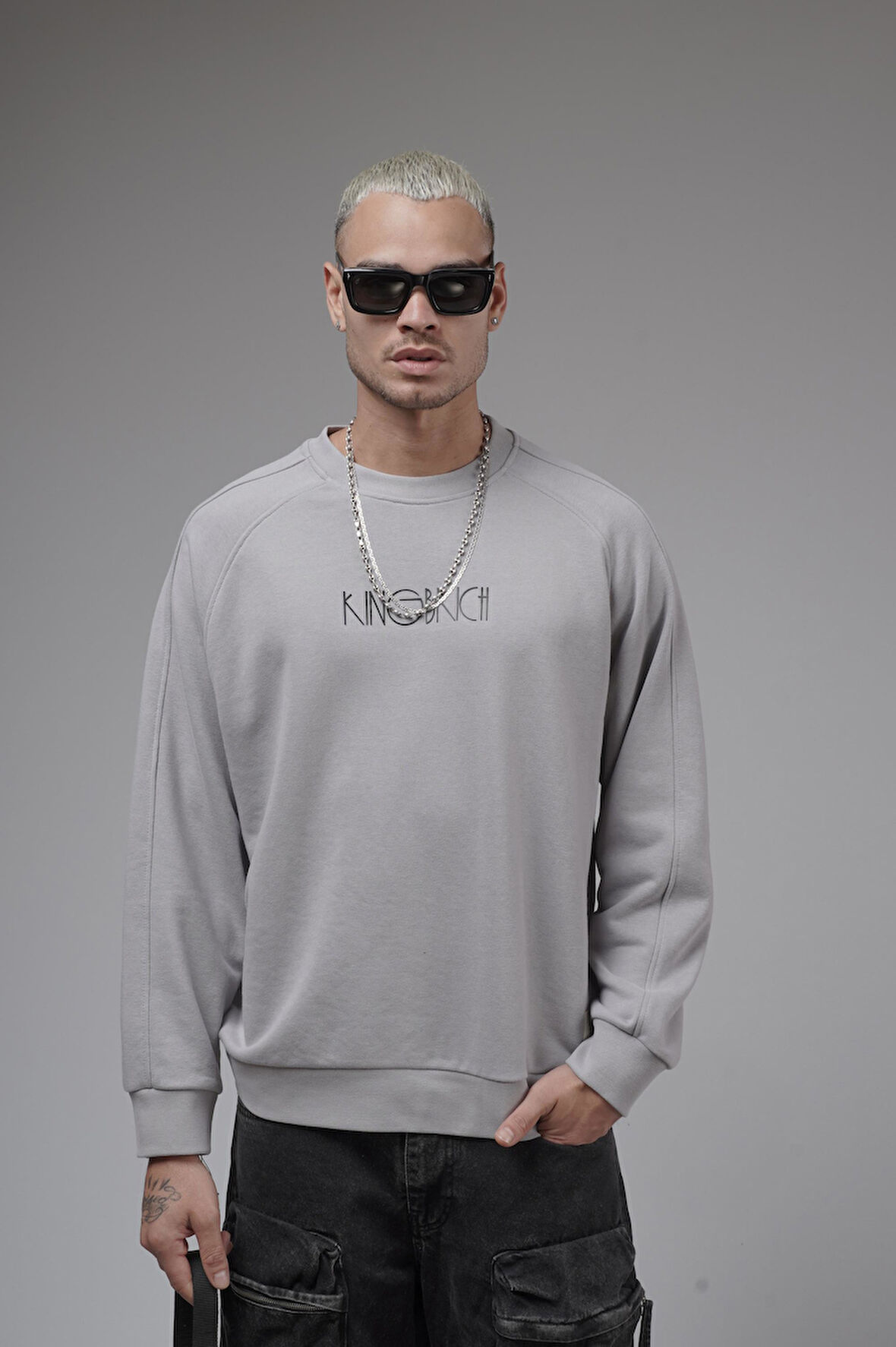 Ribanalı Yaka Reglan Kol Baskılı Oversize Kalıp Sweat