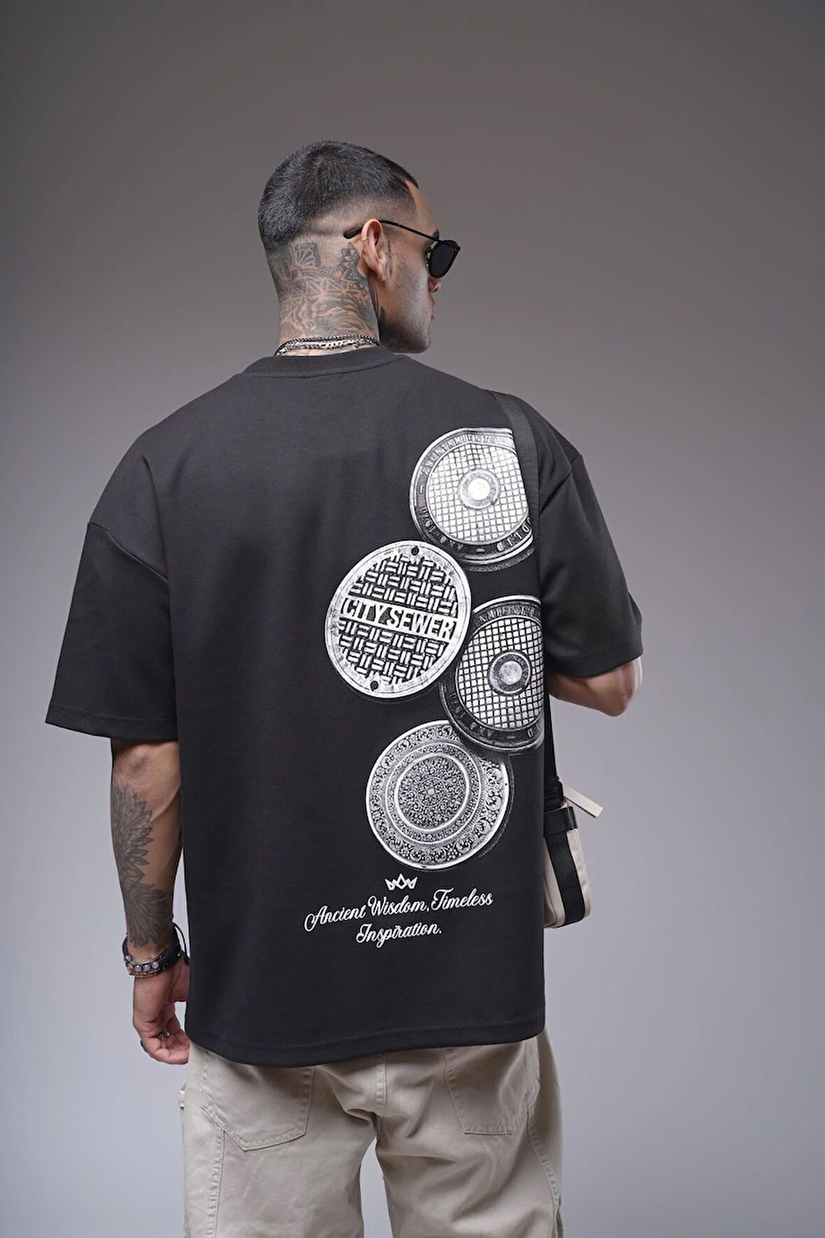 Bisiklet Yaka Sırtı Baskılı Double Face Oversize Kalıp Unisex Tişört