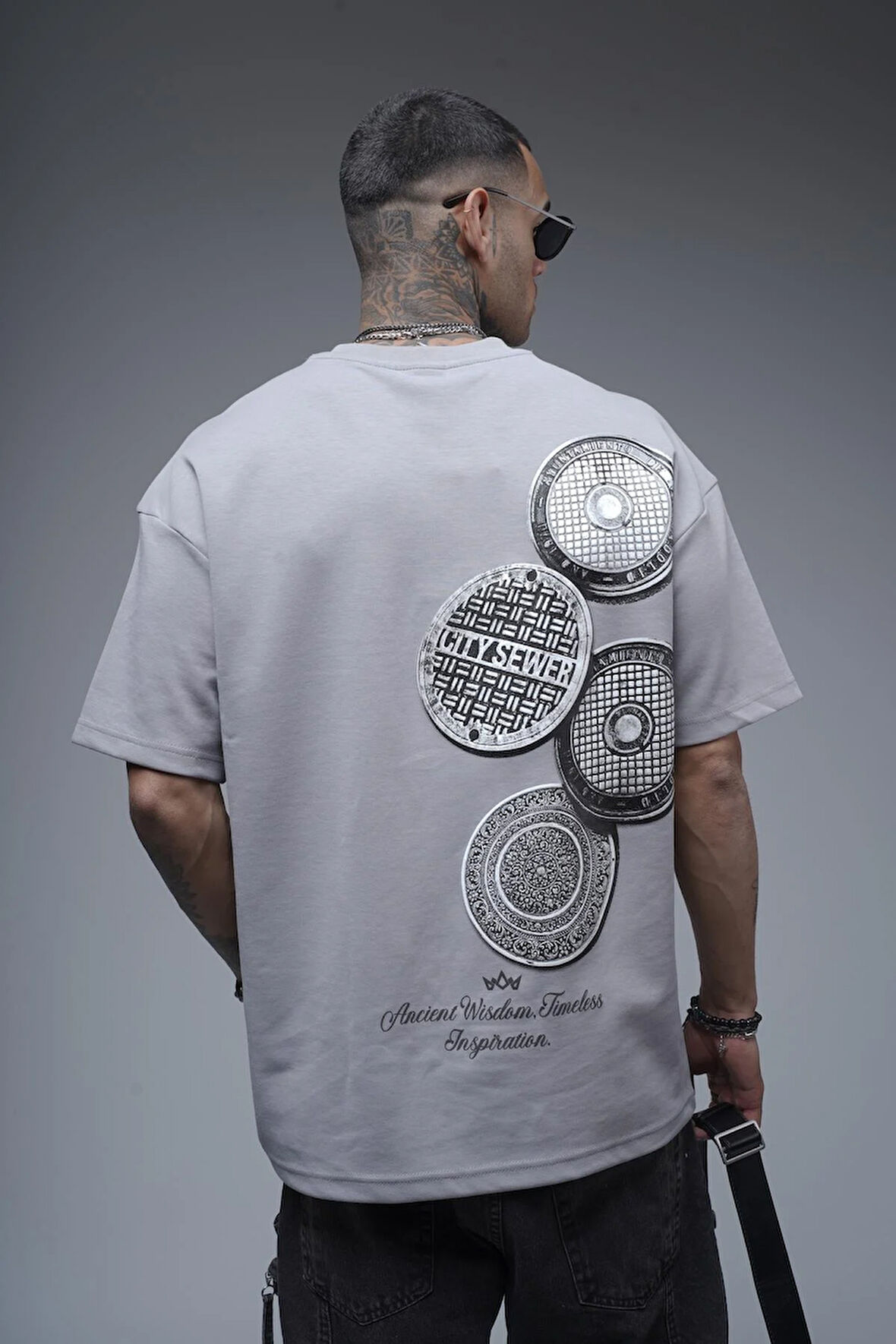 Bisiklet Yaka Sırtı Baskılı Double Face Oversize Kalıp Unisex Tişört