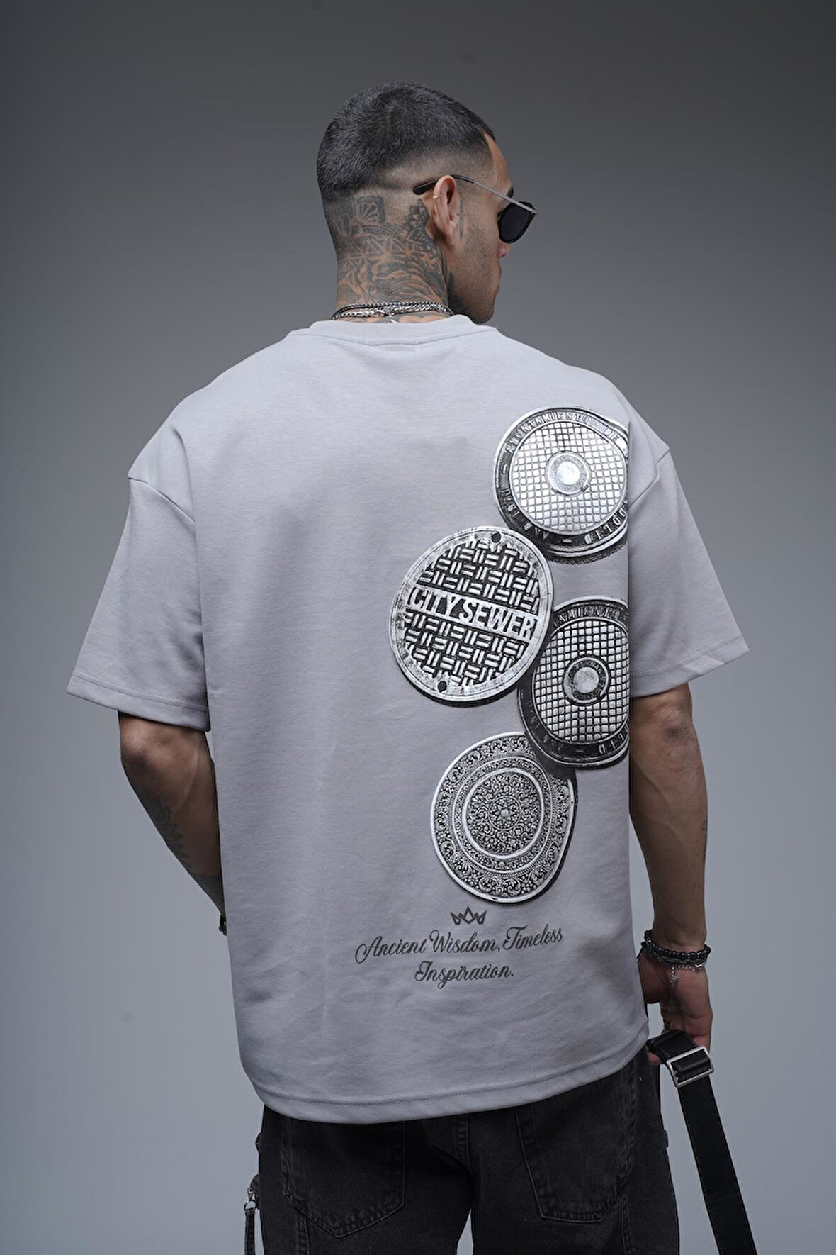 Bisiklet Yaka Sırtı Baskılı Double Face Oversize Kalıp Unisex Tişört