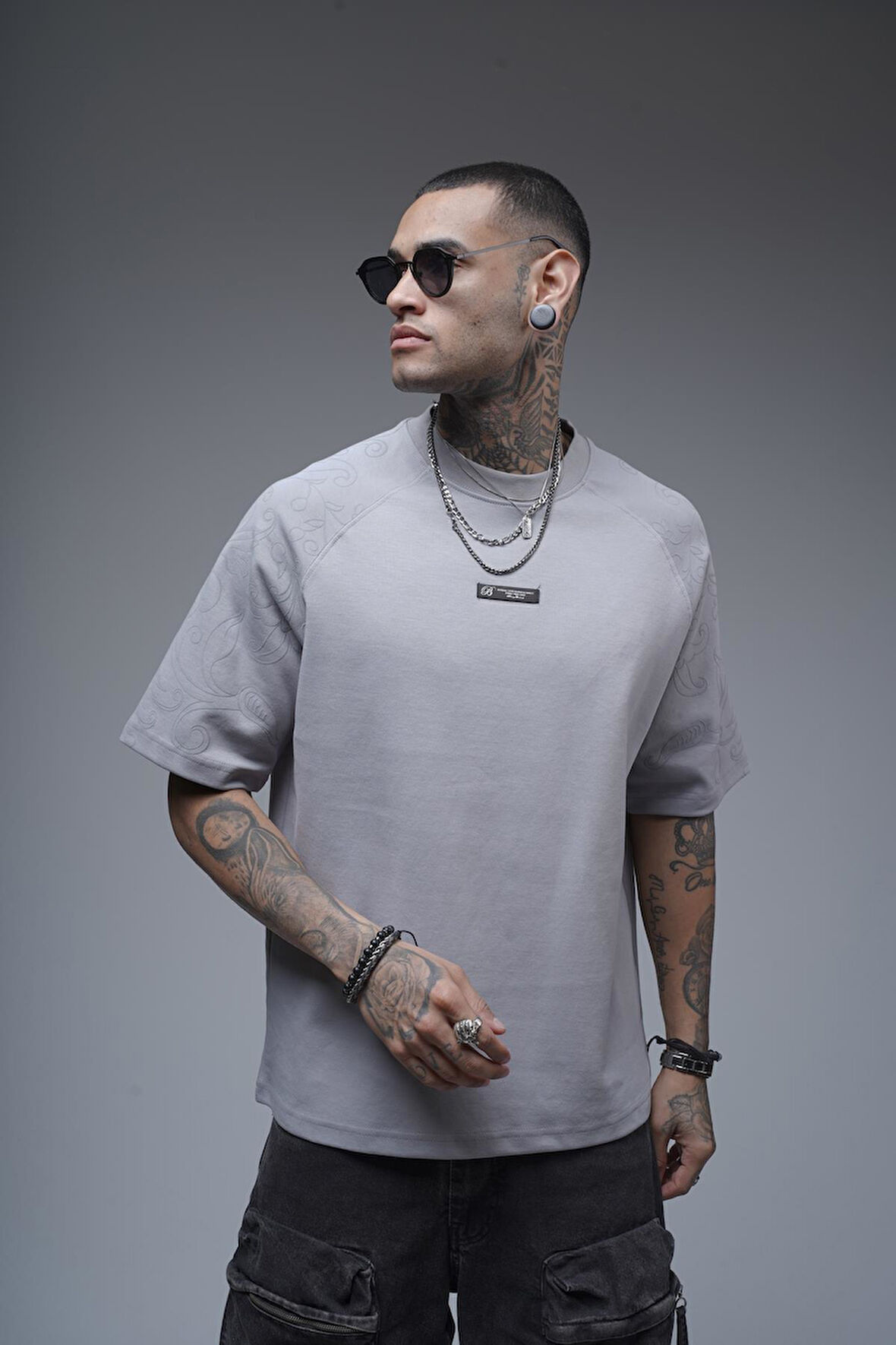 Kabaran Baskılı Reglan Kol Oversize Kalıp Tişört
