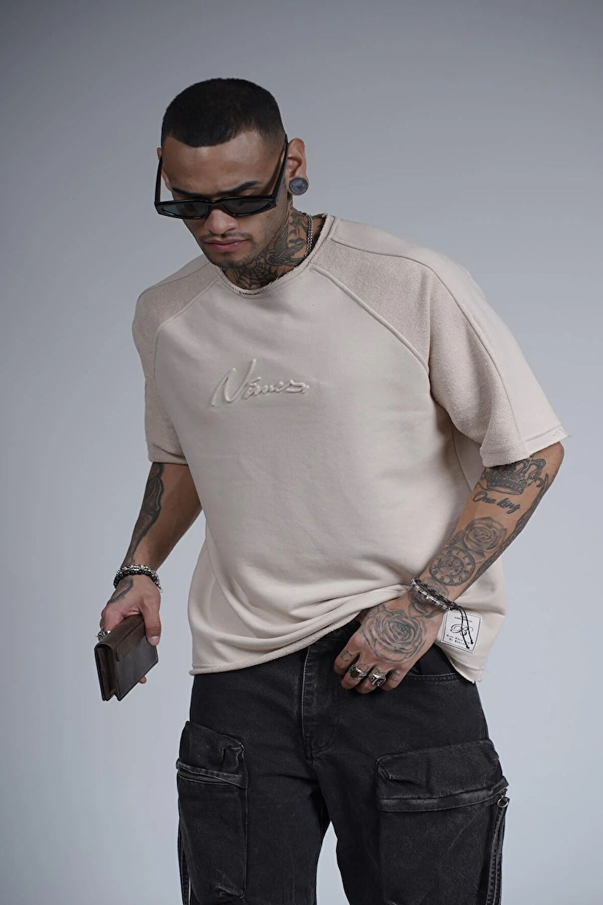 Kabartma Baskılı Garni Detaylı Reglan Kol Oversize Kalıp Unisex Tişört