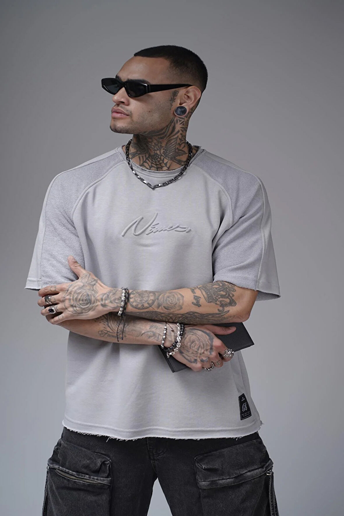 Kabartma Baskılı Garni Detaylı Reglan Kol Oversize Kalıp Unisex Tişört