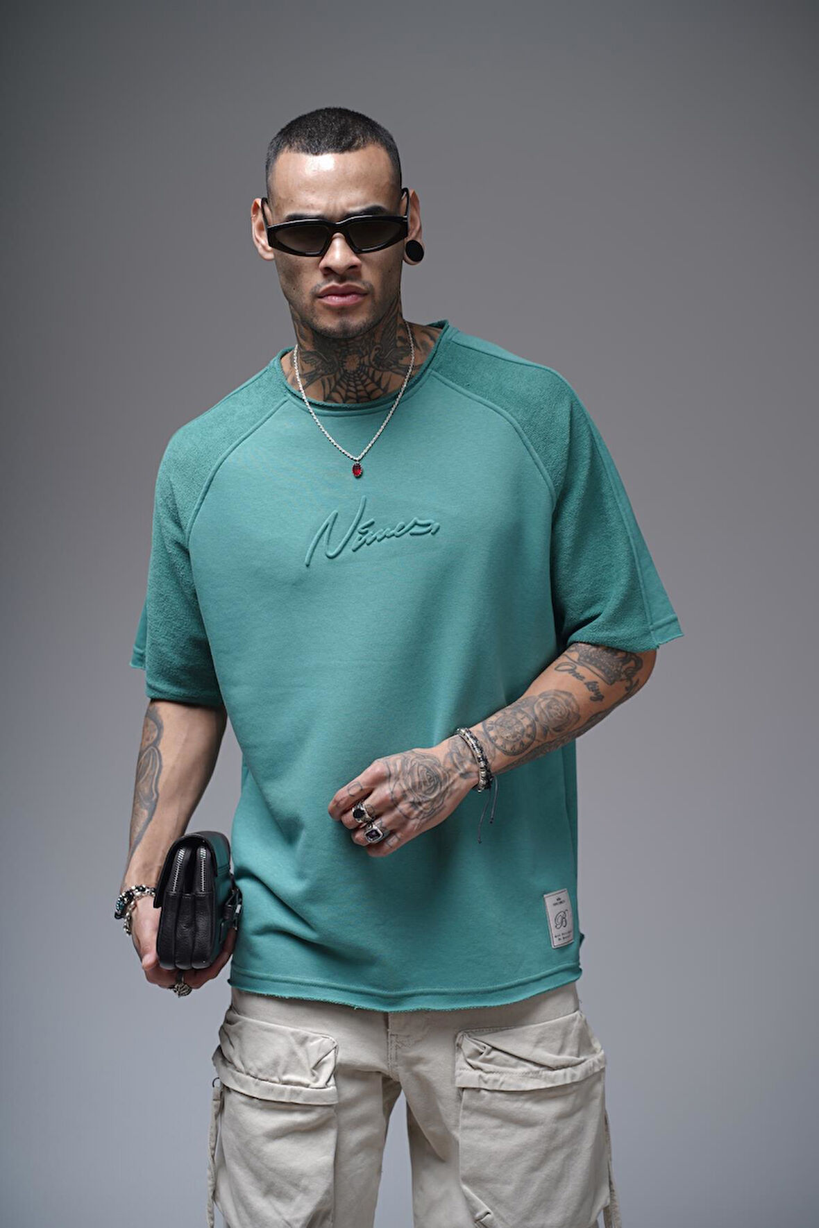 Kabartma Baskılı Garni Detaylı Reglan Kol Oversize Kalıp Unisex Tişört