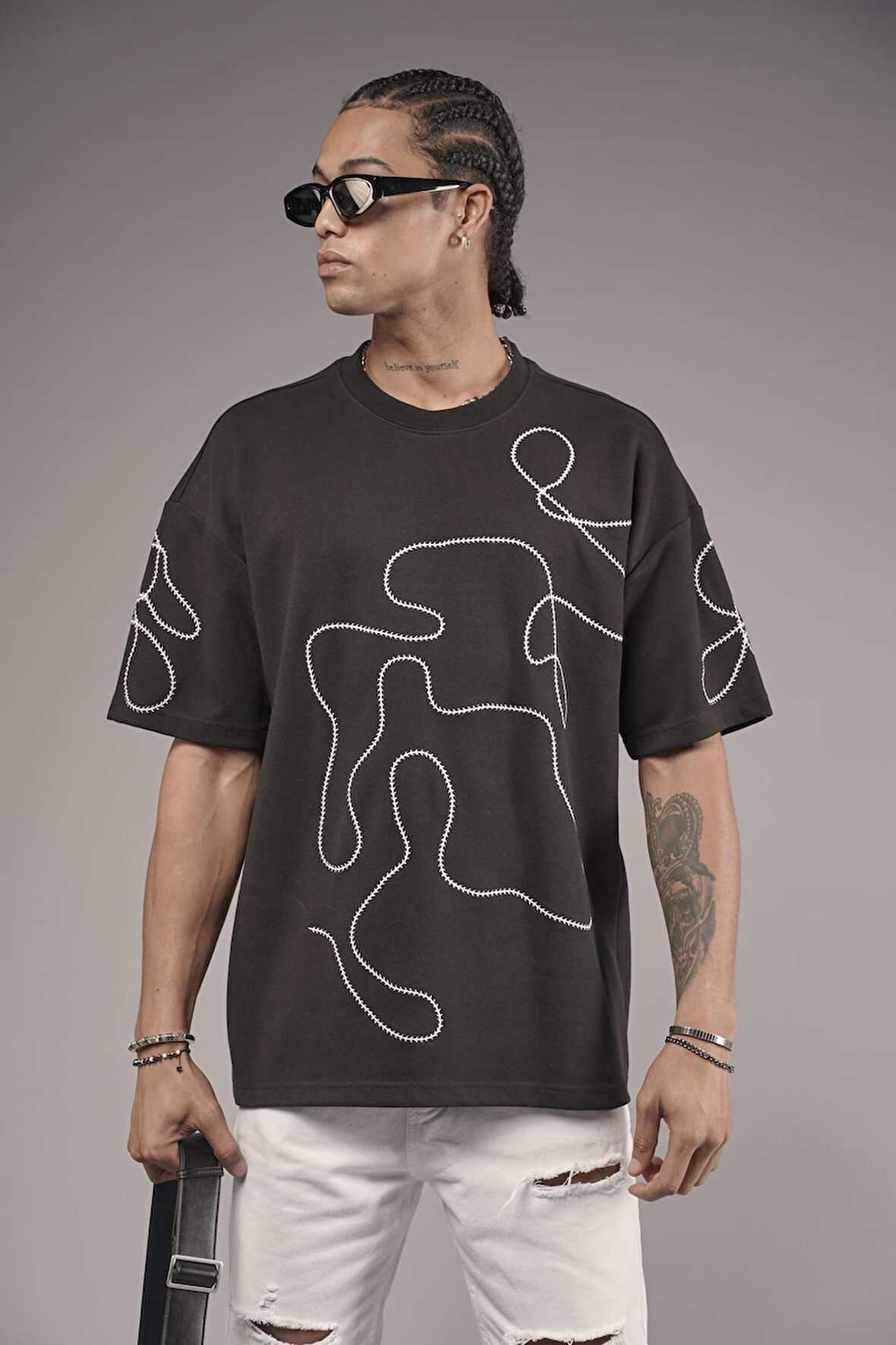 Bisiklet Yaka Nakış Detaylı Oversize Kalıp Unisex Tişört