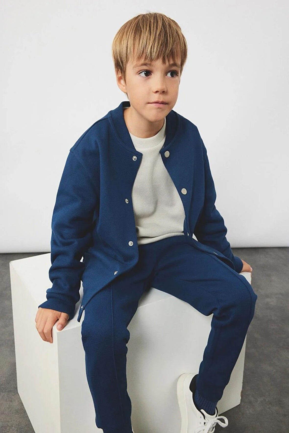 Koton Erkek Çocuk Pamuklu Uzun Kollu Bisiklet Yaka Oversize Basic Sweatshirt