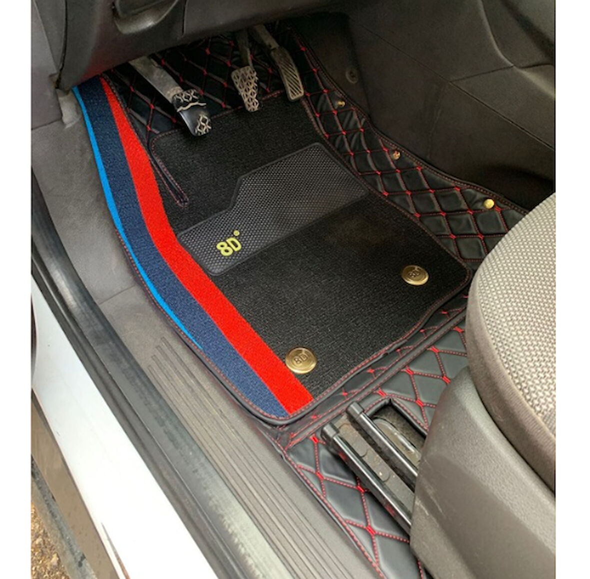 Ford Tourneo Courier 2015-2022 Aracına Özel 8d Çift Katmanlı Havuzlu Paspas Takımı (Siyah Kırmızı Dikişli)