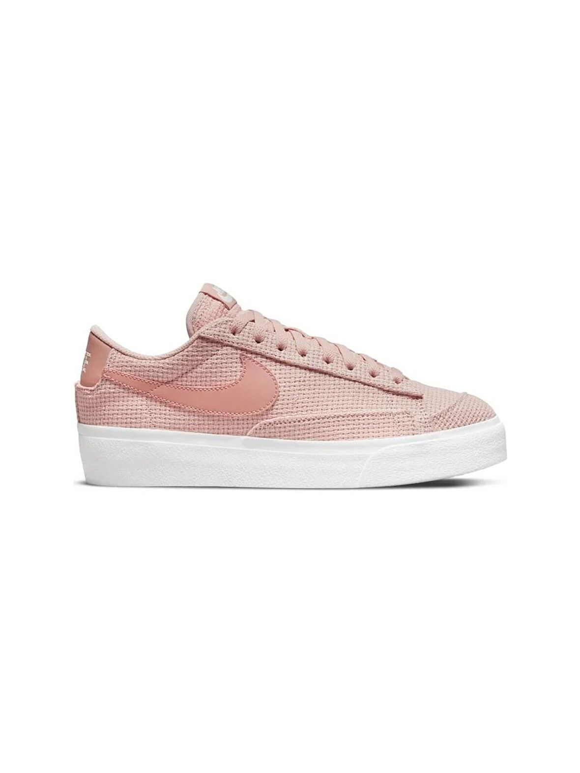 Nike Blazer Low Platform Essentials Kadın Günlük Ayakkabı