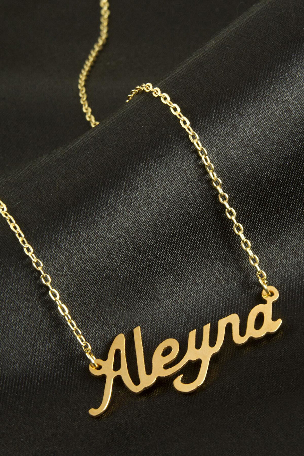 Aleyna isimli kolye (Kişiye Özel)