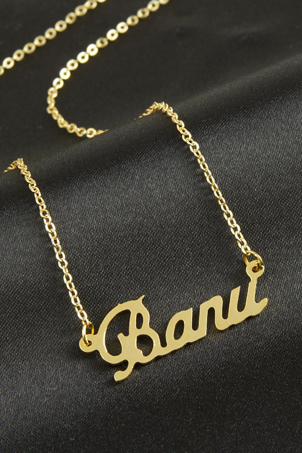 Banu isimli kolye (Kişiye Özel)