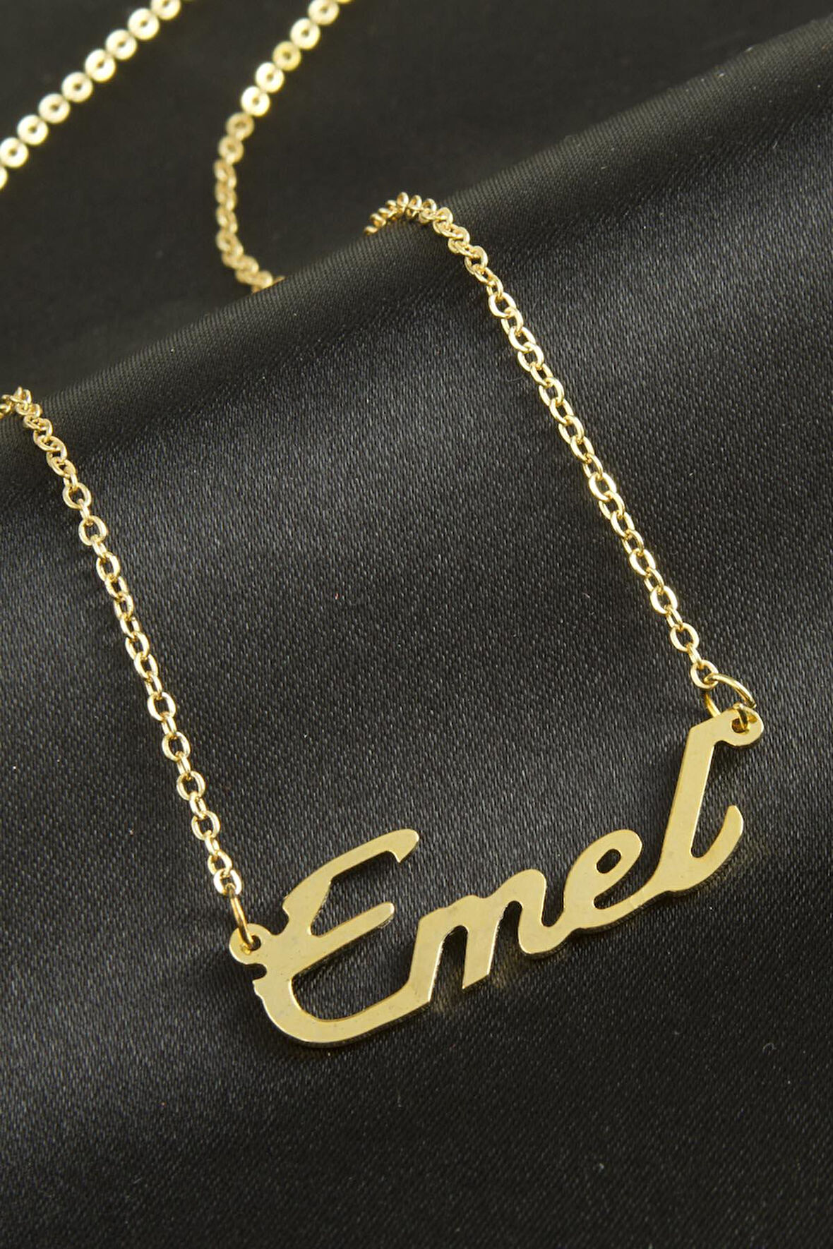 Emel isimli kolye (Kişiye Özel)