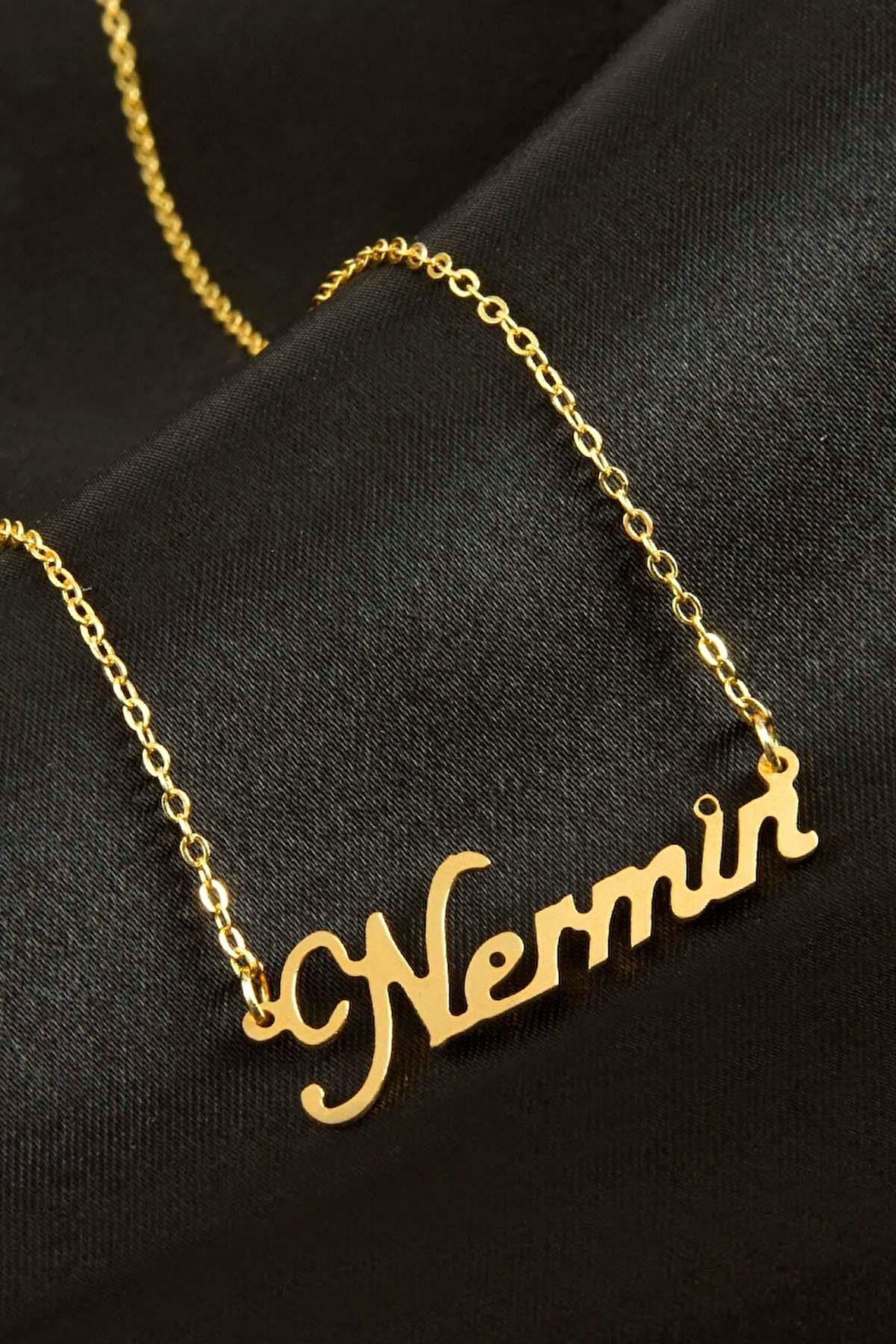 Nermin isimli kolye (Kişiye Özel)