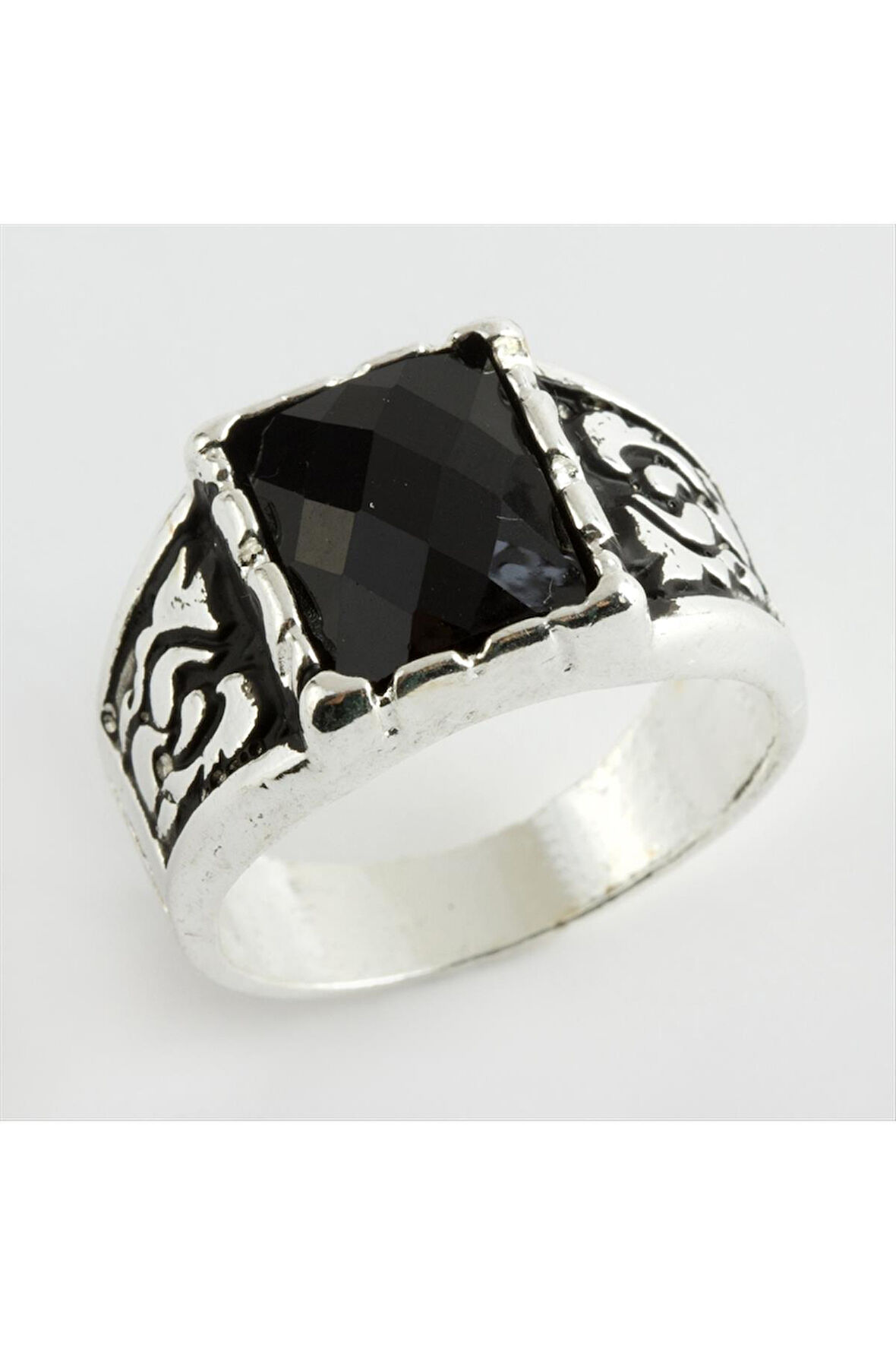 Kristal Taşlı Metal Erkek Yüzük