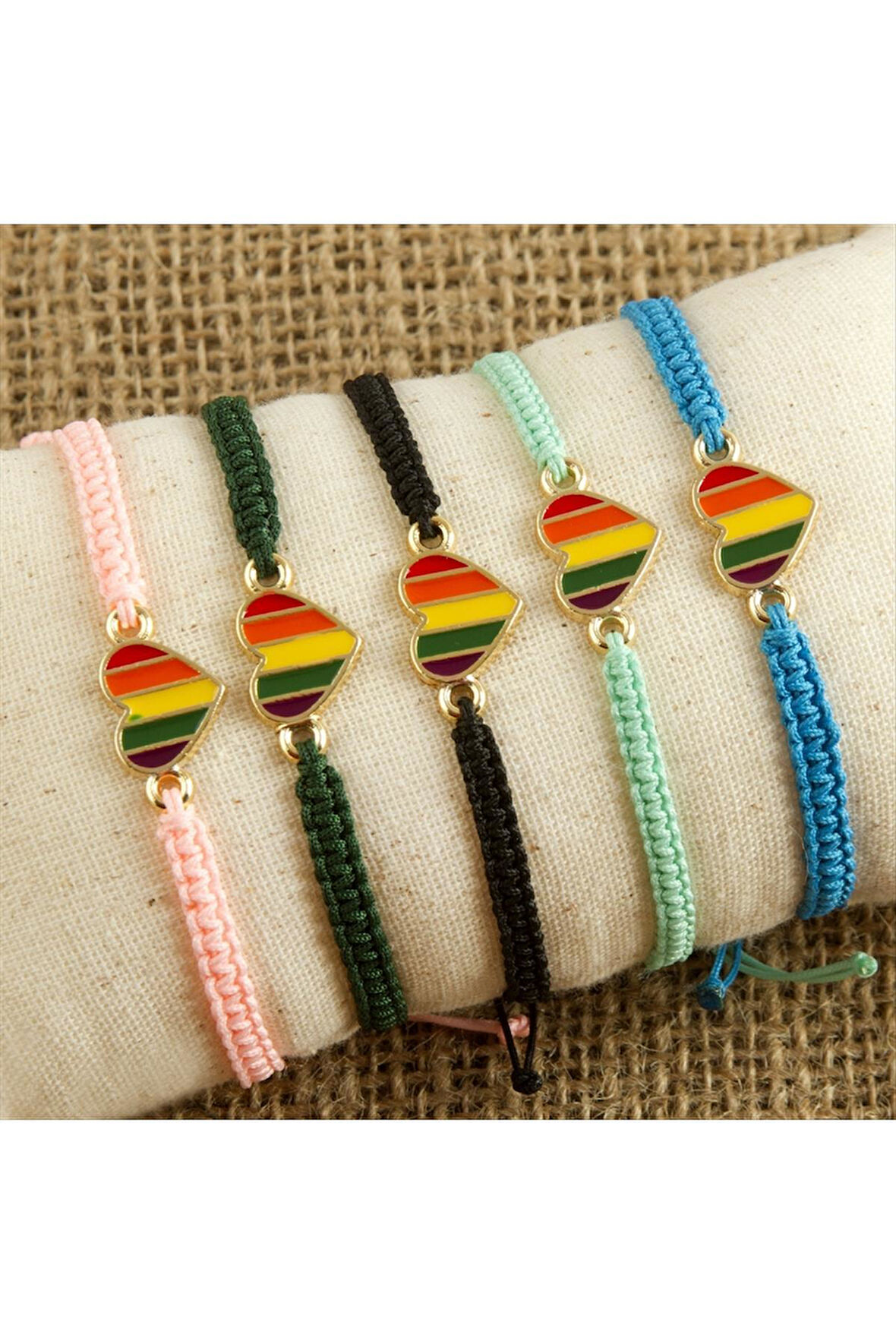 Kalp Makrome Örgülü Bileklik