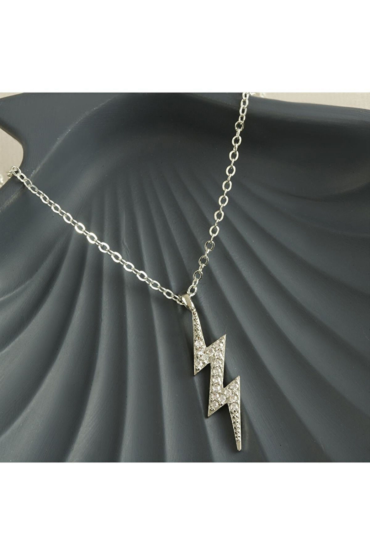 Şimşek Zirkon Taşlı Trend Kolye