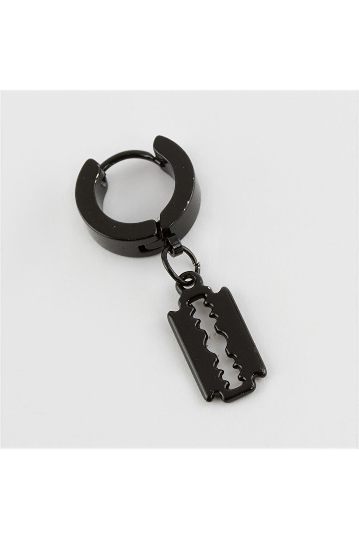 Jilet Figürlü Çelik Erkek Küpe 1 Adet