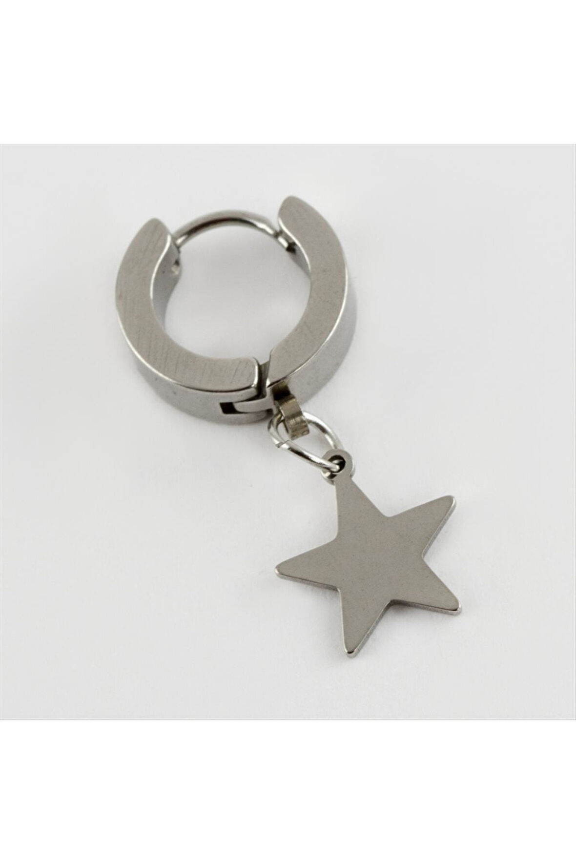 Yıldız Figürlü Çelik Erkek Küpe 1 Adet