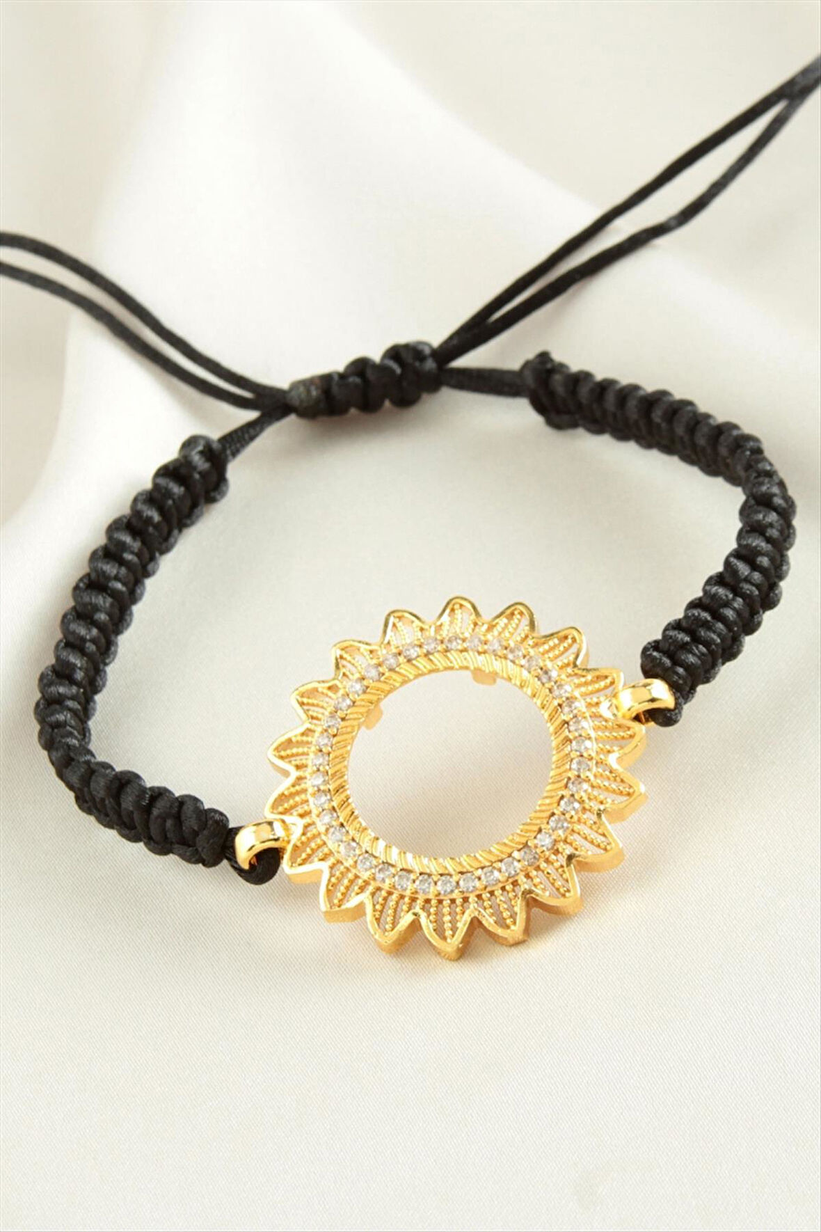 Çeyrek Altın Koyulabilir Makrome Örgülü Bileklik