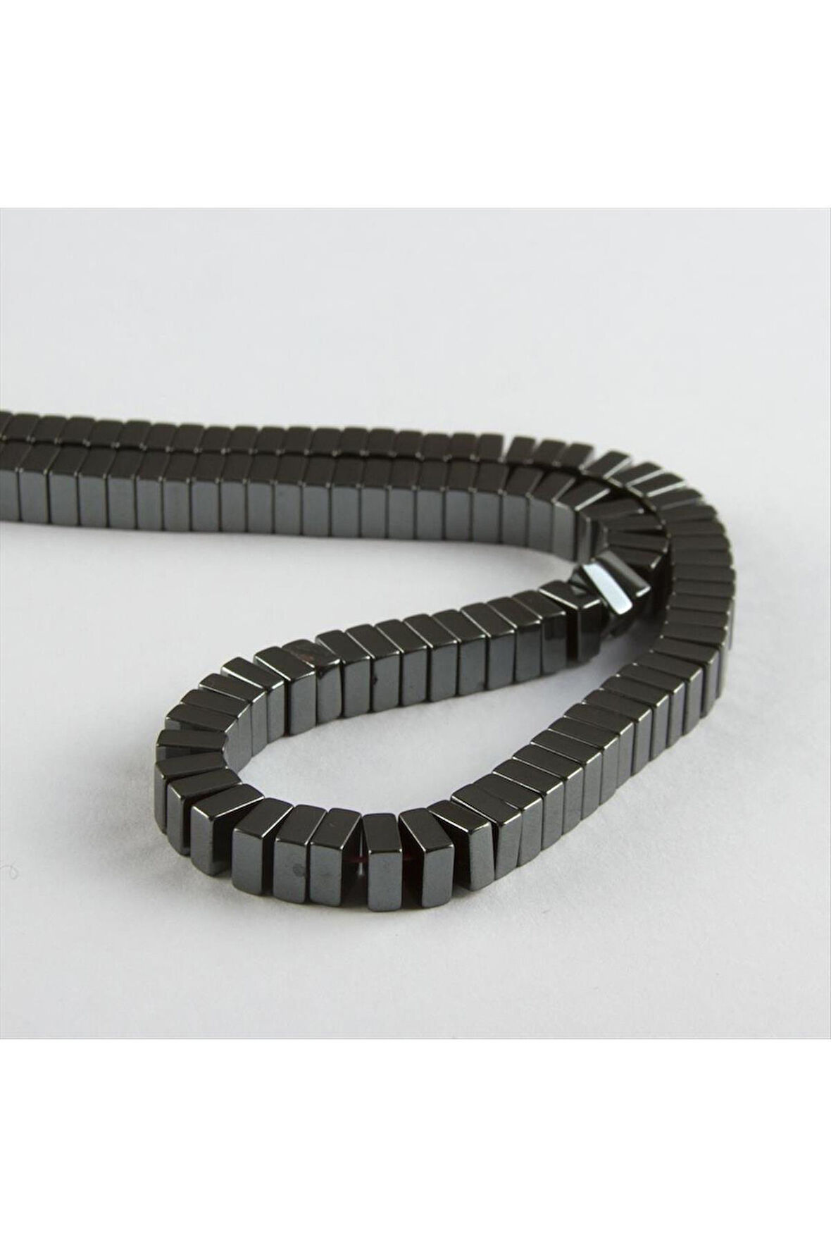 Hematit Kalın Kare Taşı 6 mm