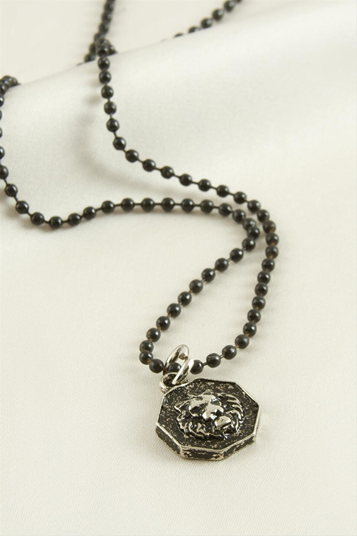 Aslan Top Zincirli Erkek Kolye