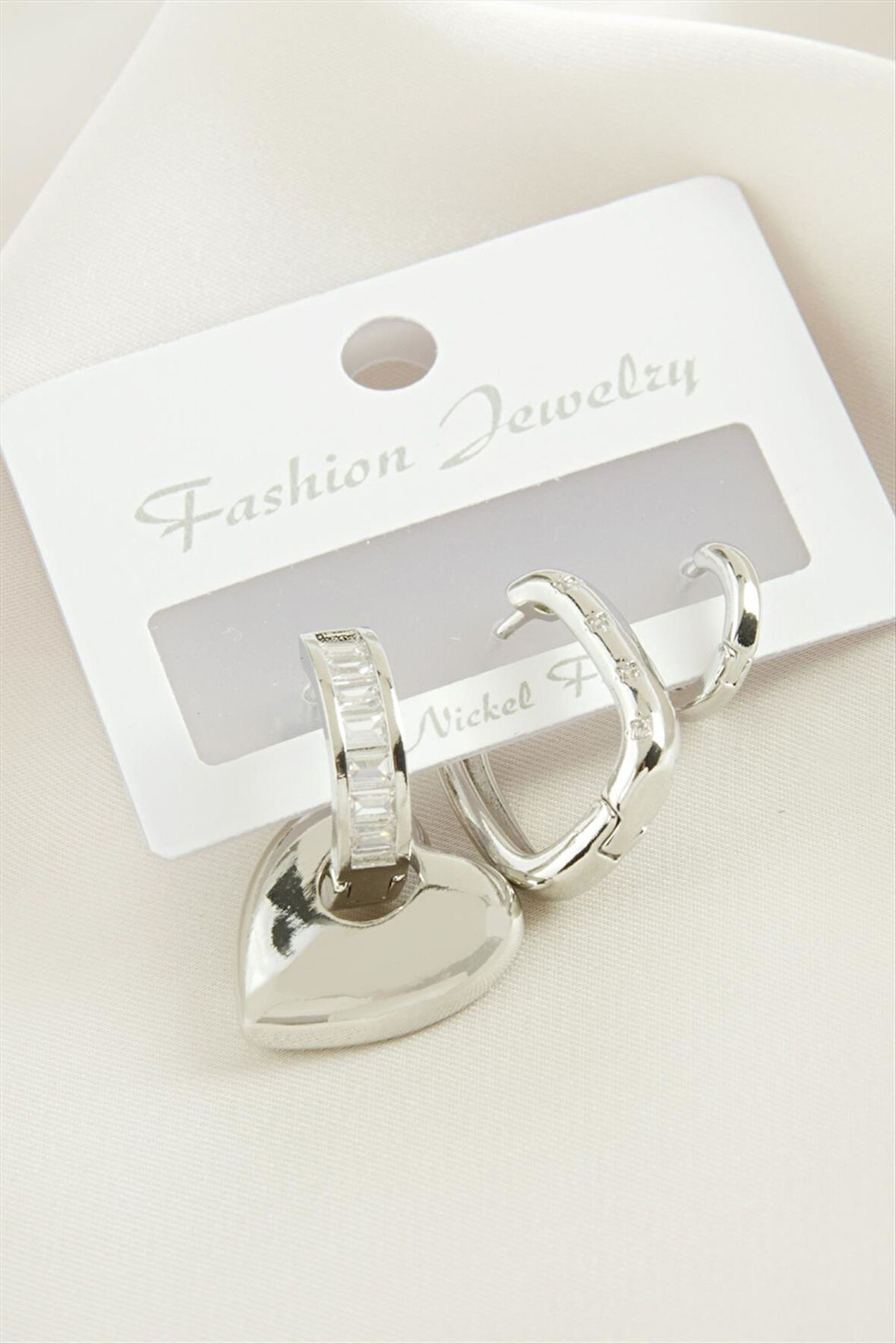 3 Adet Kalp Zirkon Taşlı Küpe