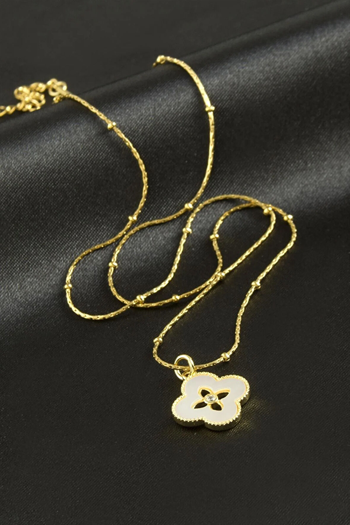 Çiçek Sedef Lüks Çelik Kolye