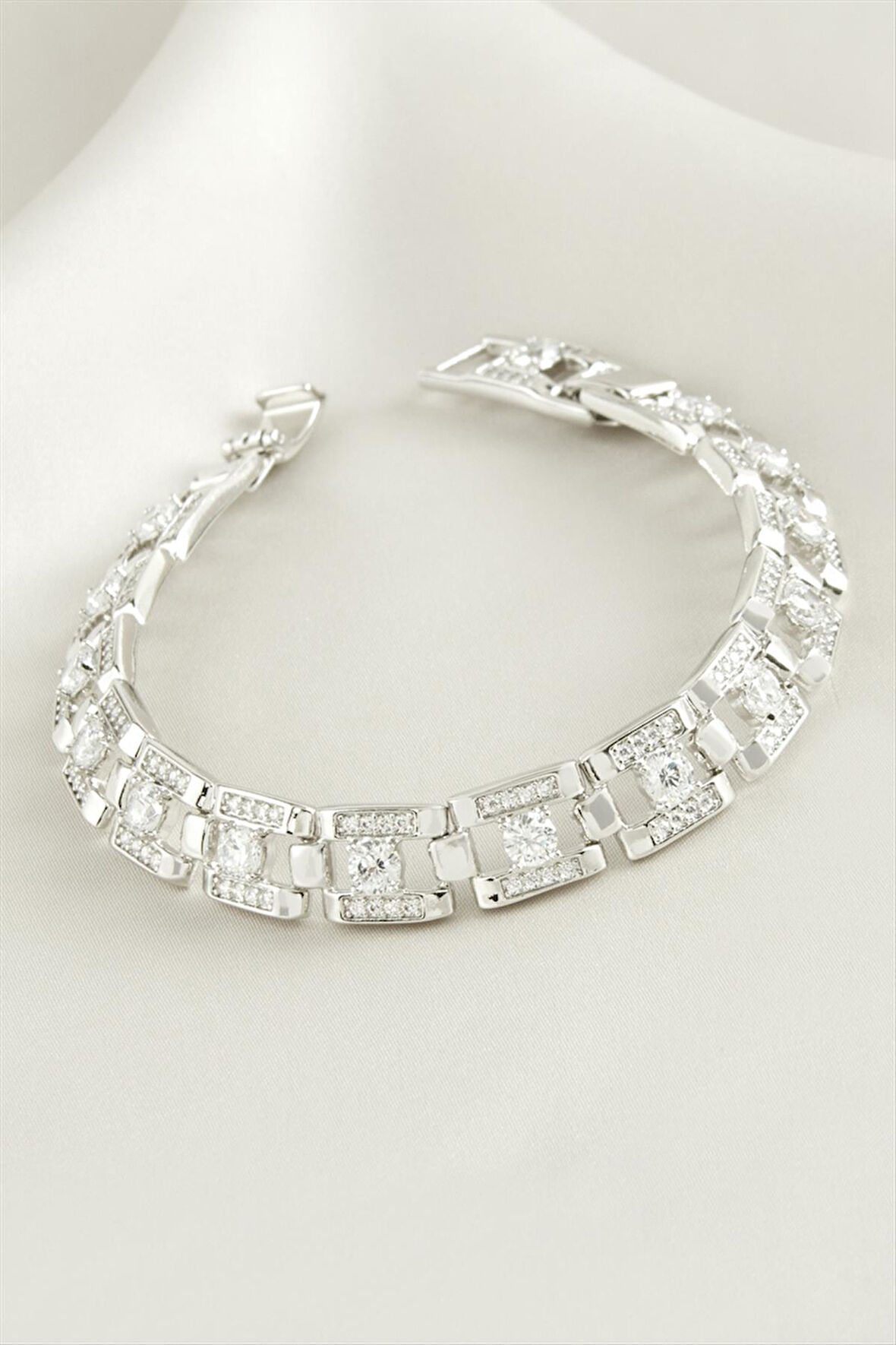 Xuping Kare Zirkon Taşlı Lüks Çelik Bileklik