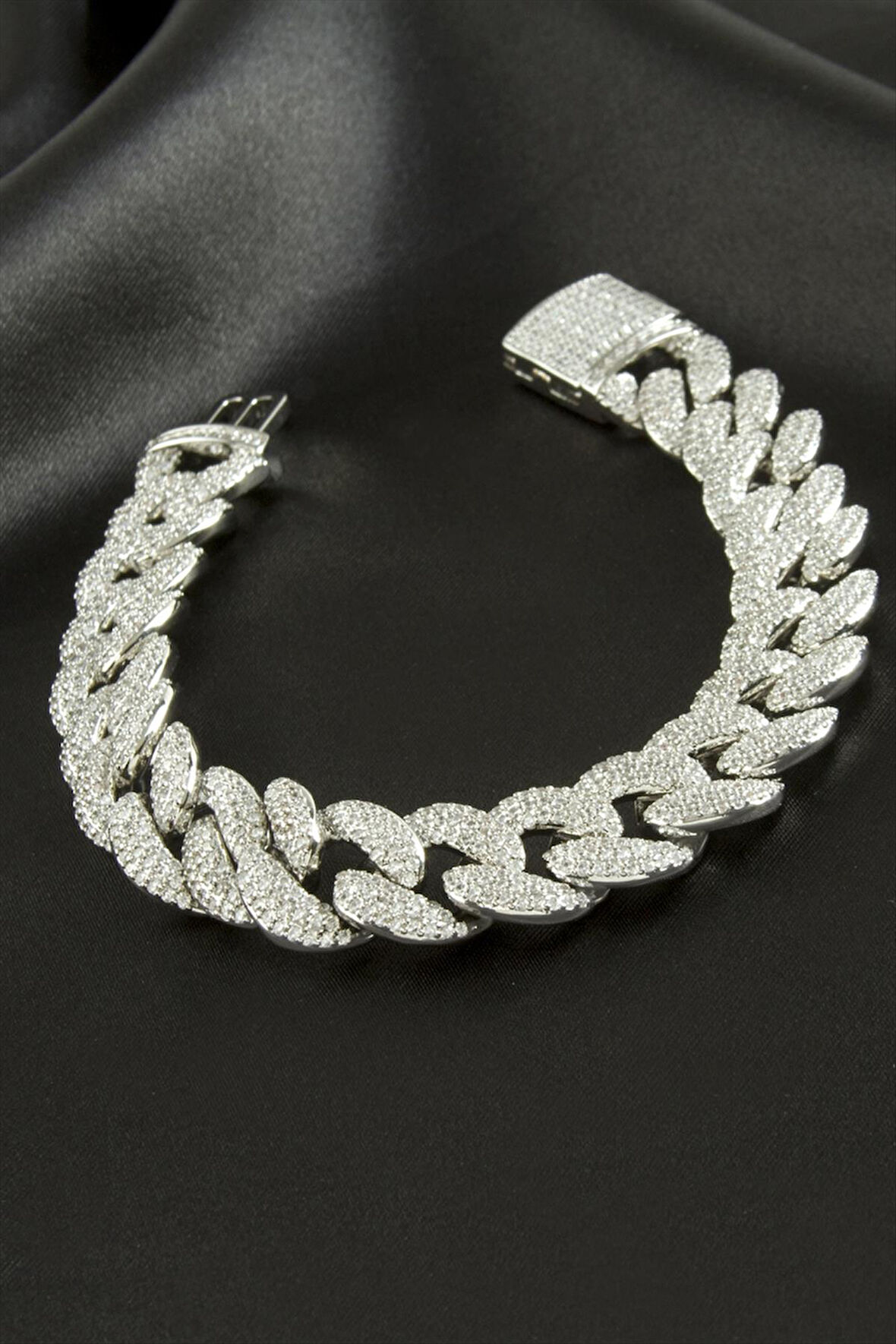 Zirkon Taşlı Lüks Zincir Çelik Bileklik