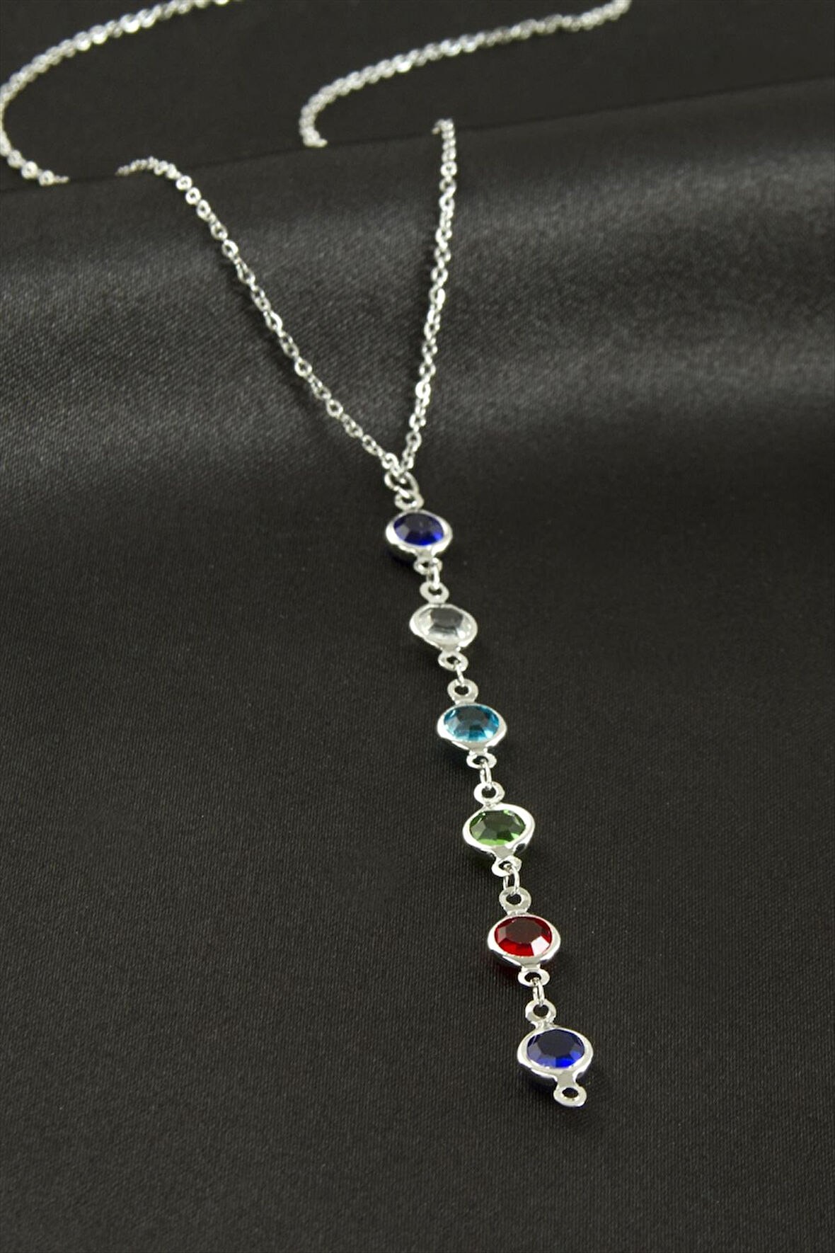 Kristal Taşlı Çelik Kolye