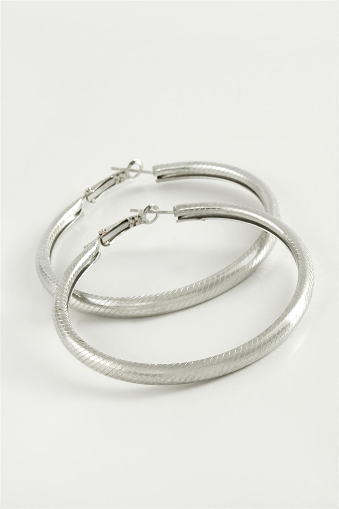 Noktalı Boru Halka Küpe 4,5 cm