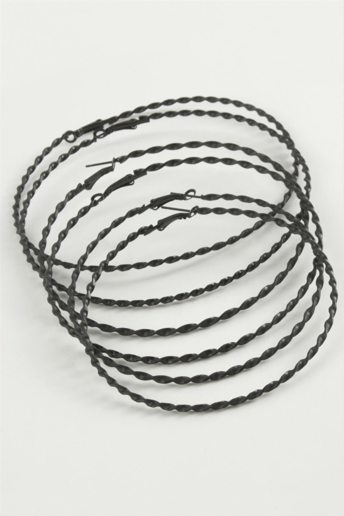 Burgulu Metal Halka Küpe 6 Adet