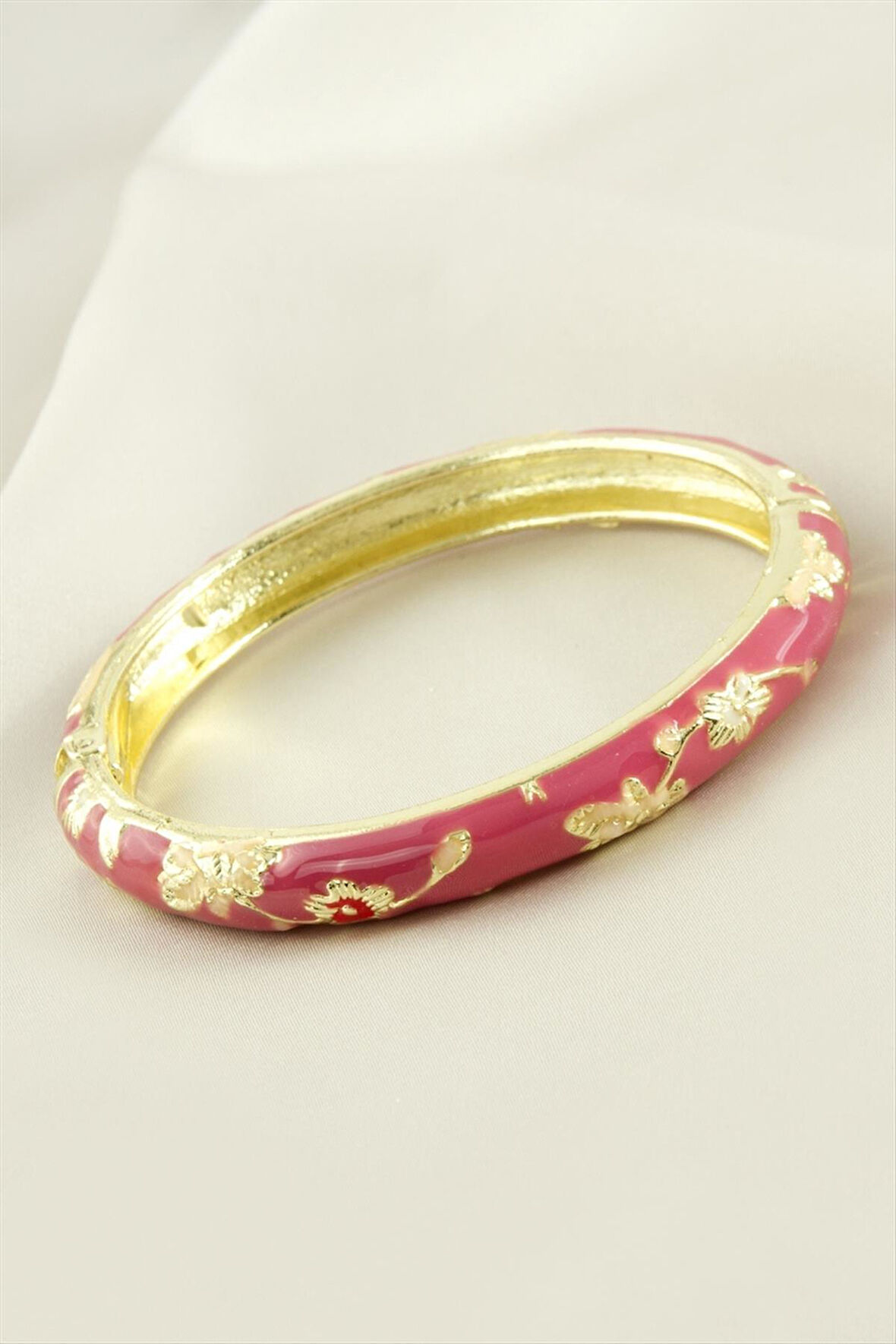 Çiçek İşlemeli Mineli Kelepçe Bileklik