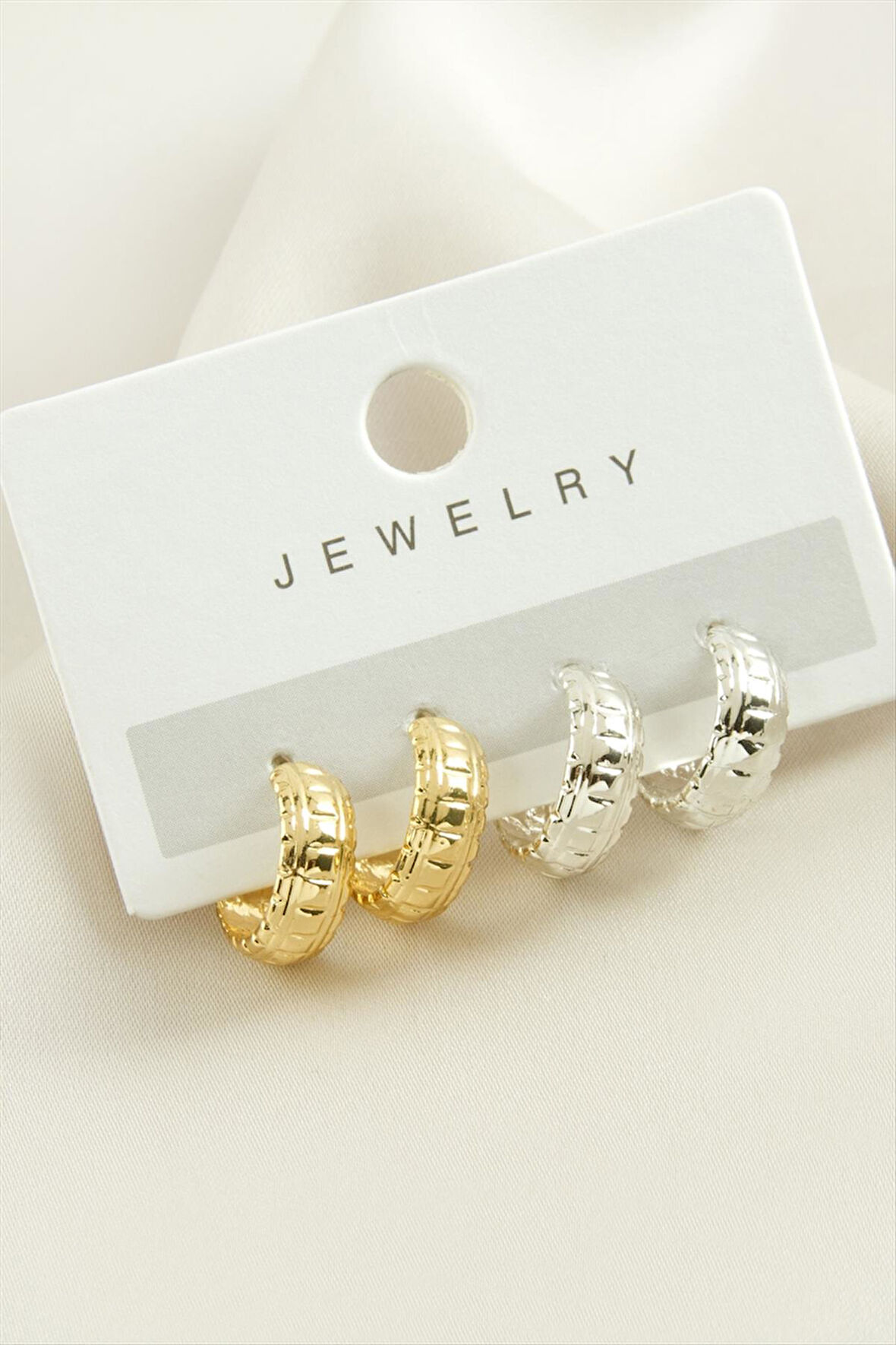 4 Adet Kare Desenli Halka Küpe