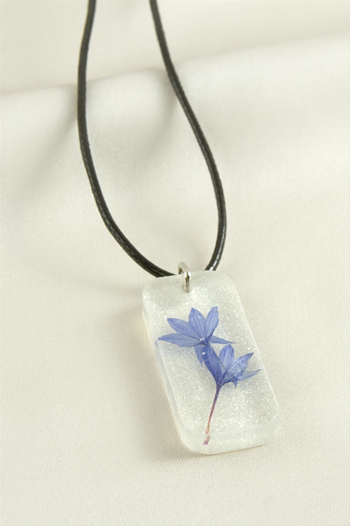 Peygamber Çiçeği Simli Dikdörtgen Epoksi Kolye