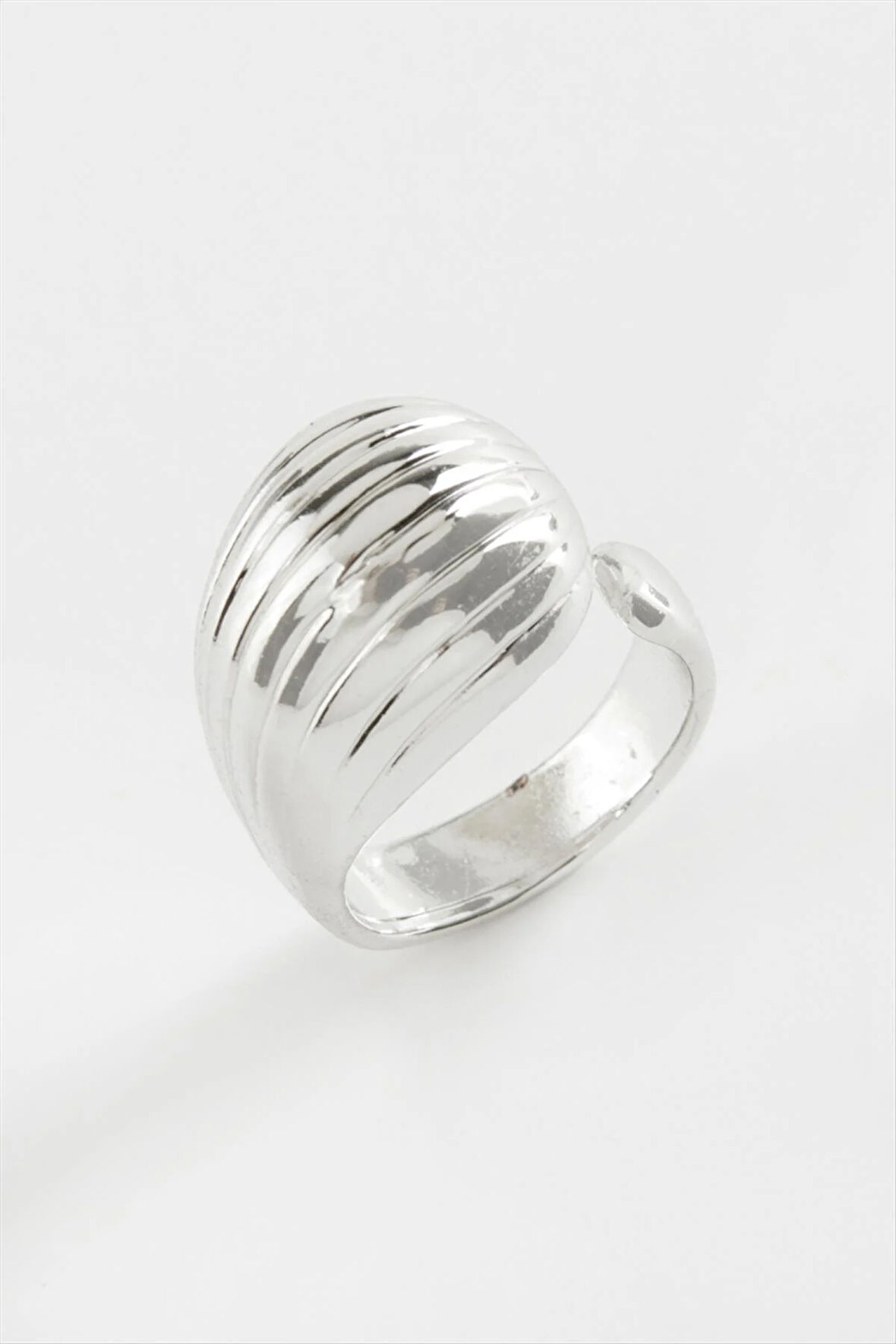 Çizgili Su Damlası Metal Yüzük