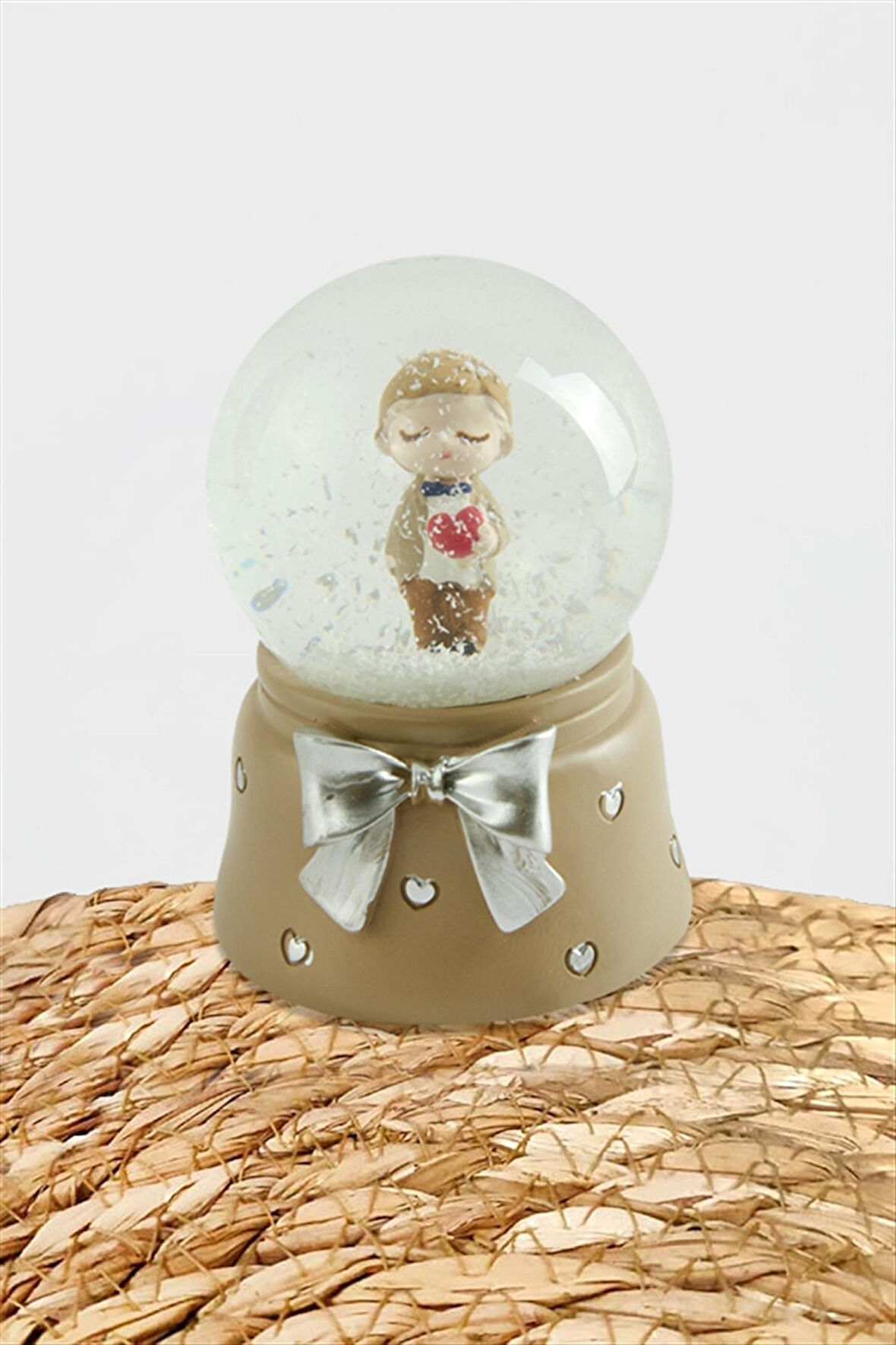 Erkek Çocuk Işıklı Kar Küresi Minik