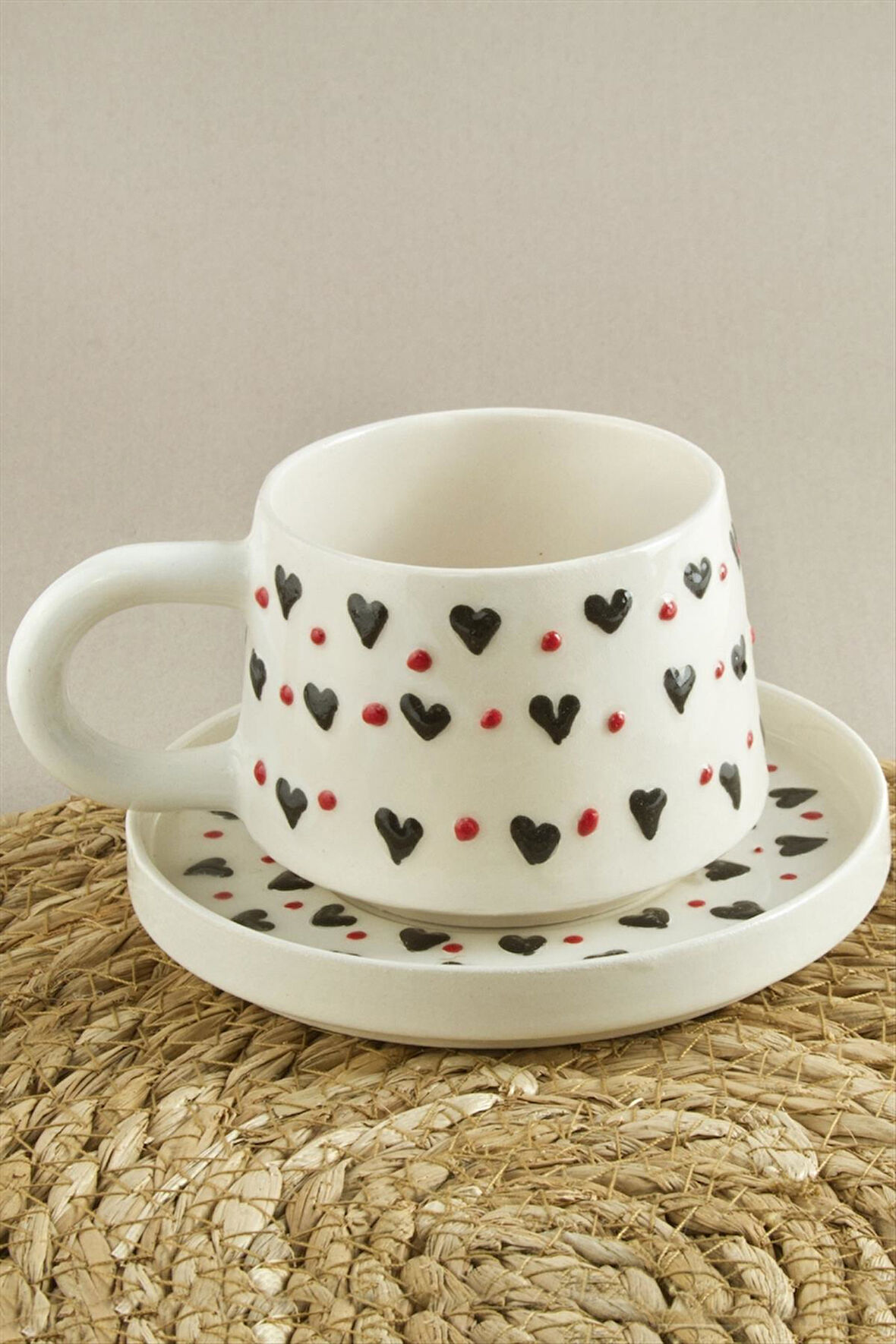 Kalp Desenli Seramik Tabaklı Kupa