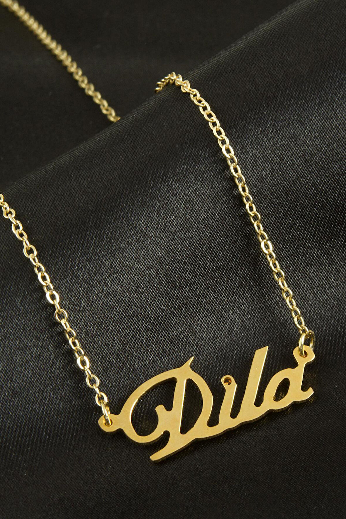 Dila İsimli Kolye (Kişiye Özel)