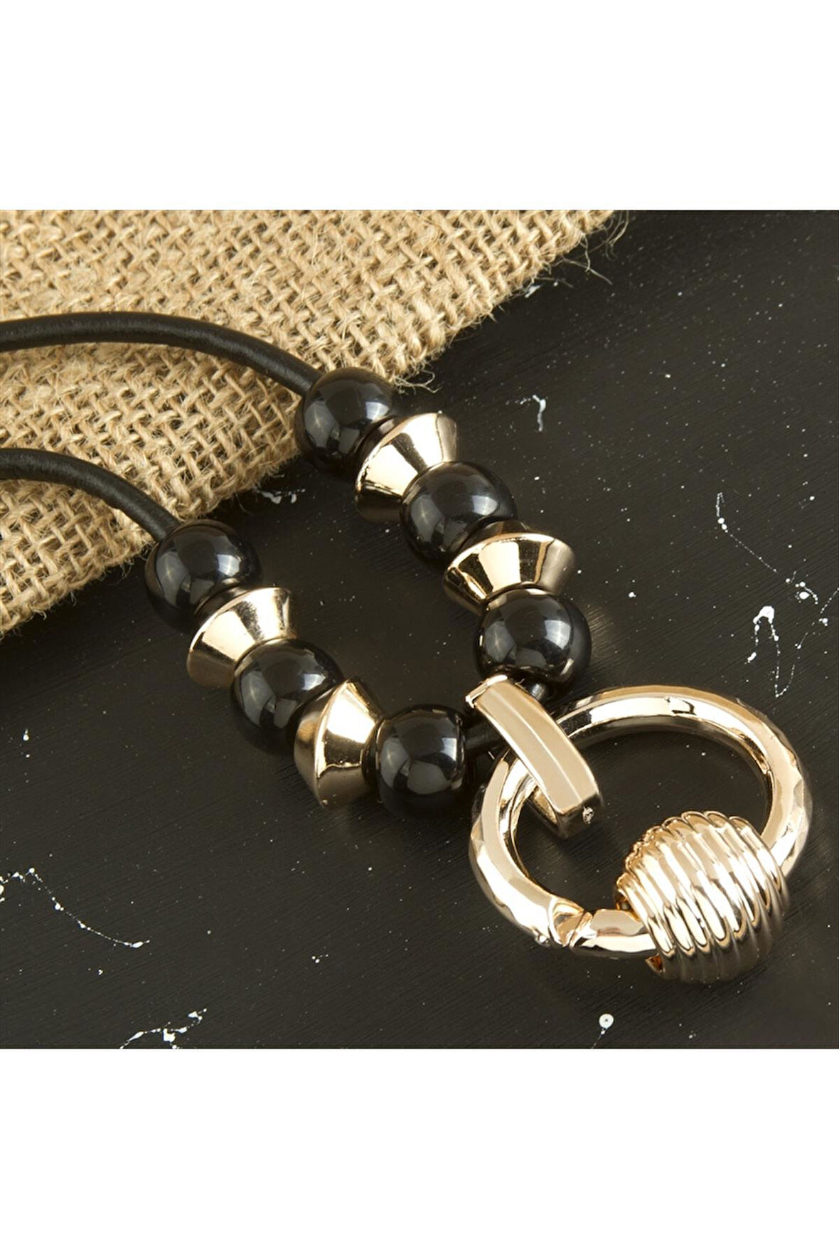 Yuvarlak Boncuk Deri Kolye