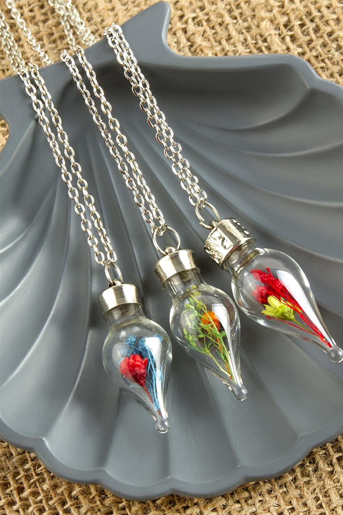 Karışık Renkli Çiçek Fanus Canlı Kolye