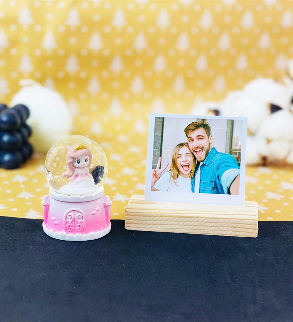 Sevimli Prenses Mini Işıklı Kar Küresi Ve Ahşap Fotoğraf Tutucu 